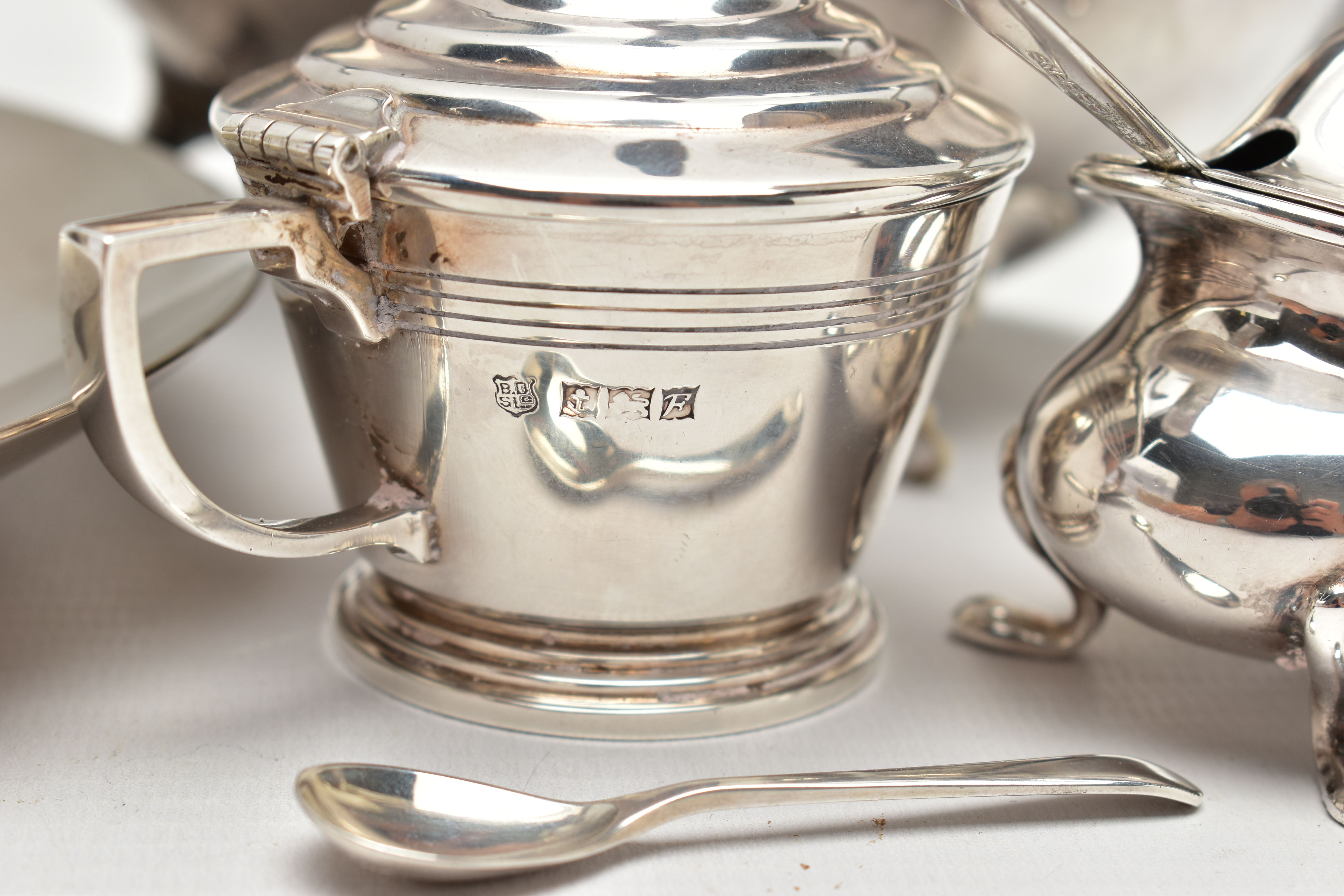 A SELECTION OF SILVER AND WHITE METALWARE, to include a mid 20th century silver mustard pot with - Image 5 of 5