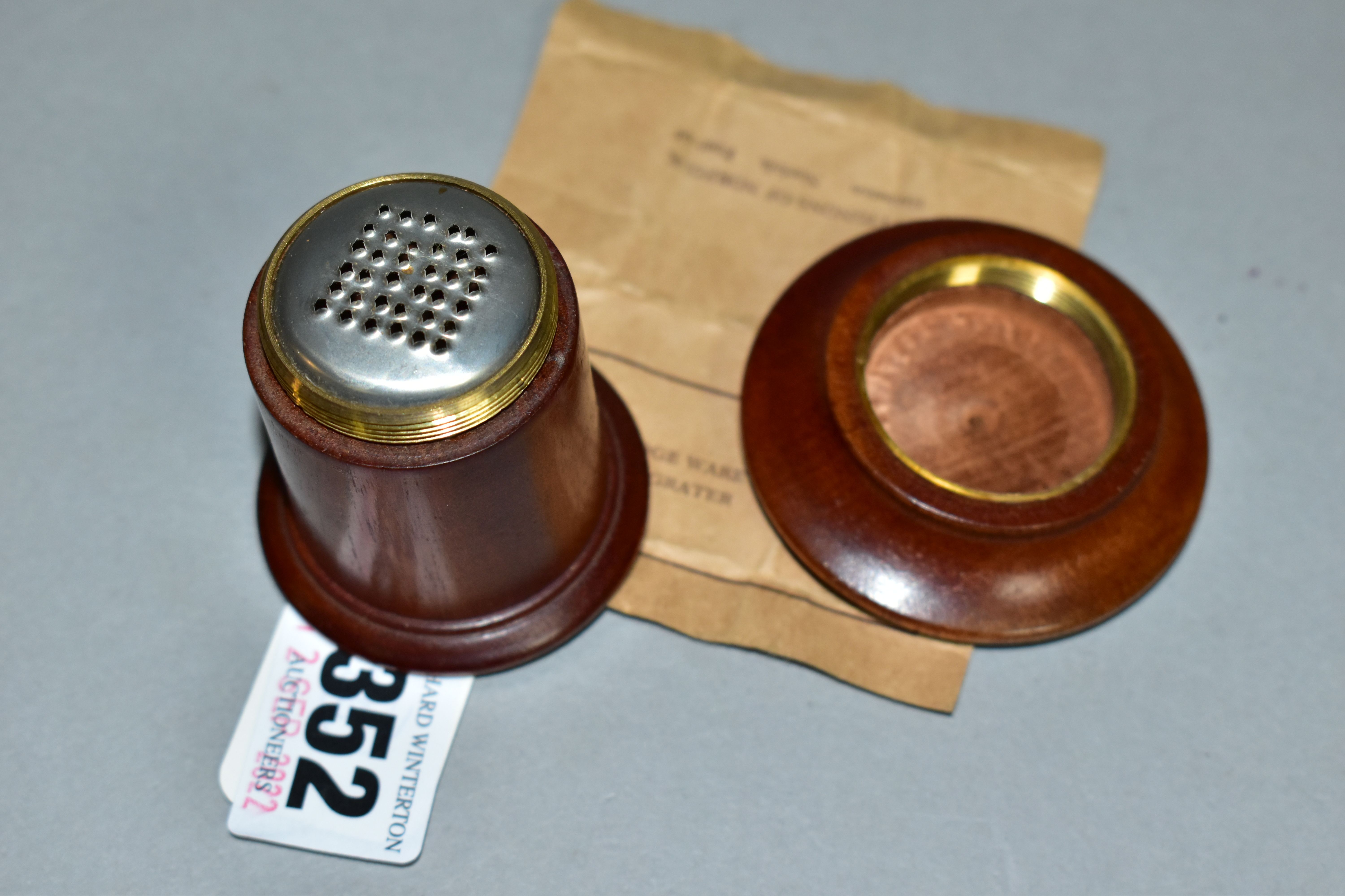 A TUNBRIDGEWARE STYLE NUTMEG GRATER, the lid, with inlaid star pattern, unscrews to reveal the metal - Image 3 of 3