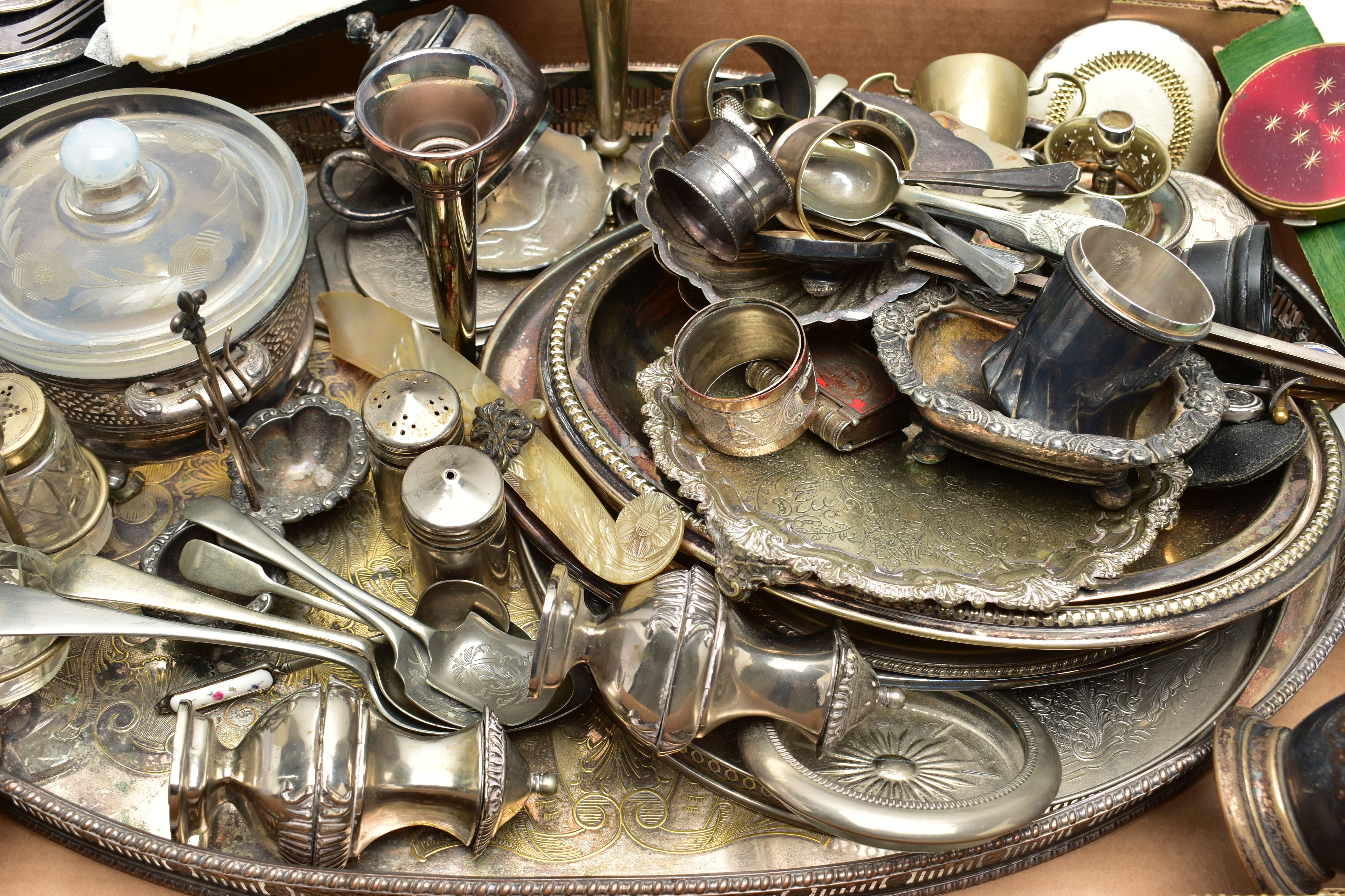 A BOX OF ASSORTED WHITE METAL, to include a selection of trays, coasters, compacts, candle sticks - Image 3 of 3