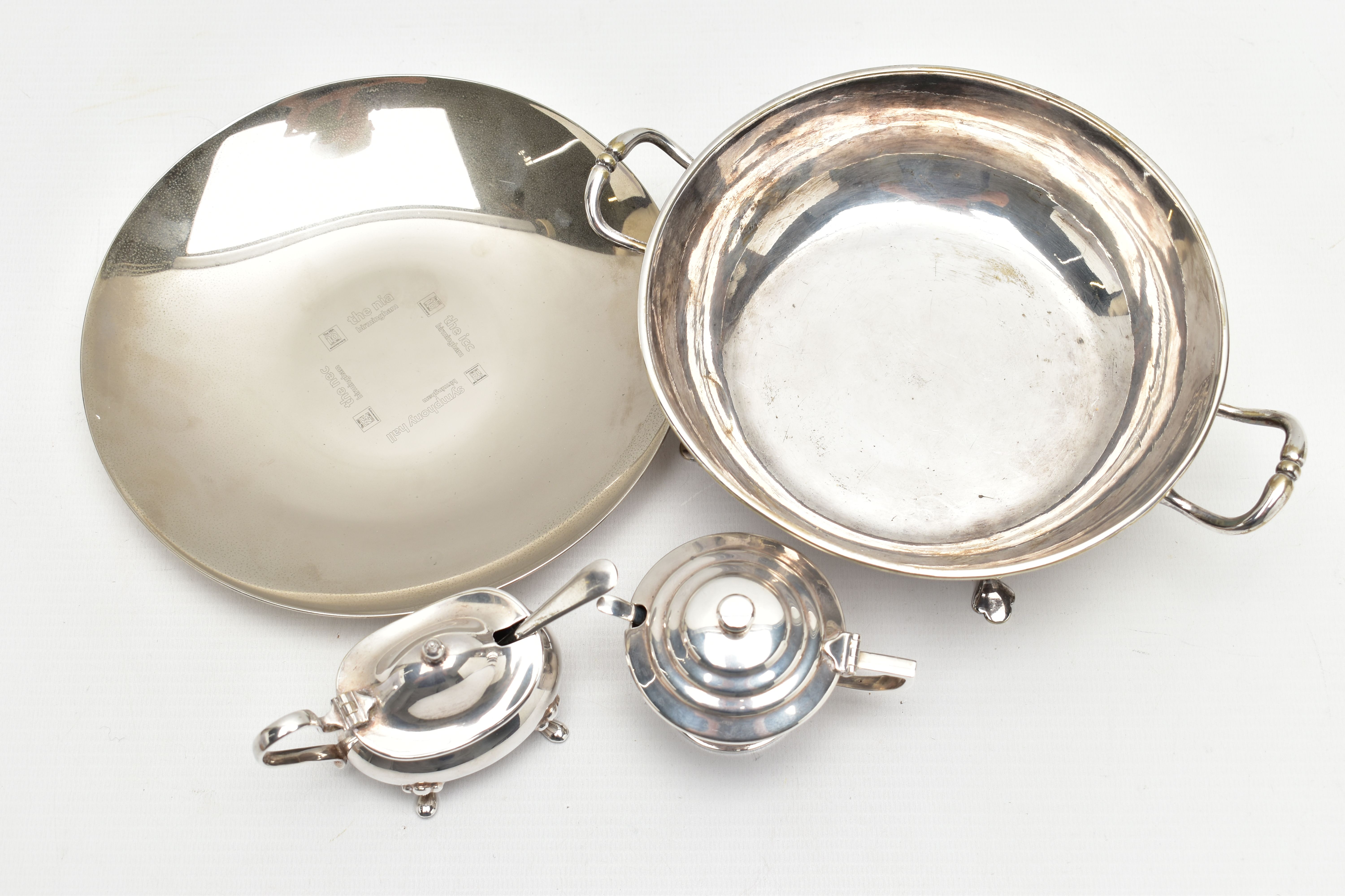 A SELECTION OF SILVER AND WHITE METALWARE, to include a mid 20th century silver mustard pot with - Image 2 of 5