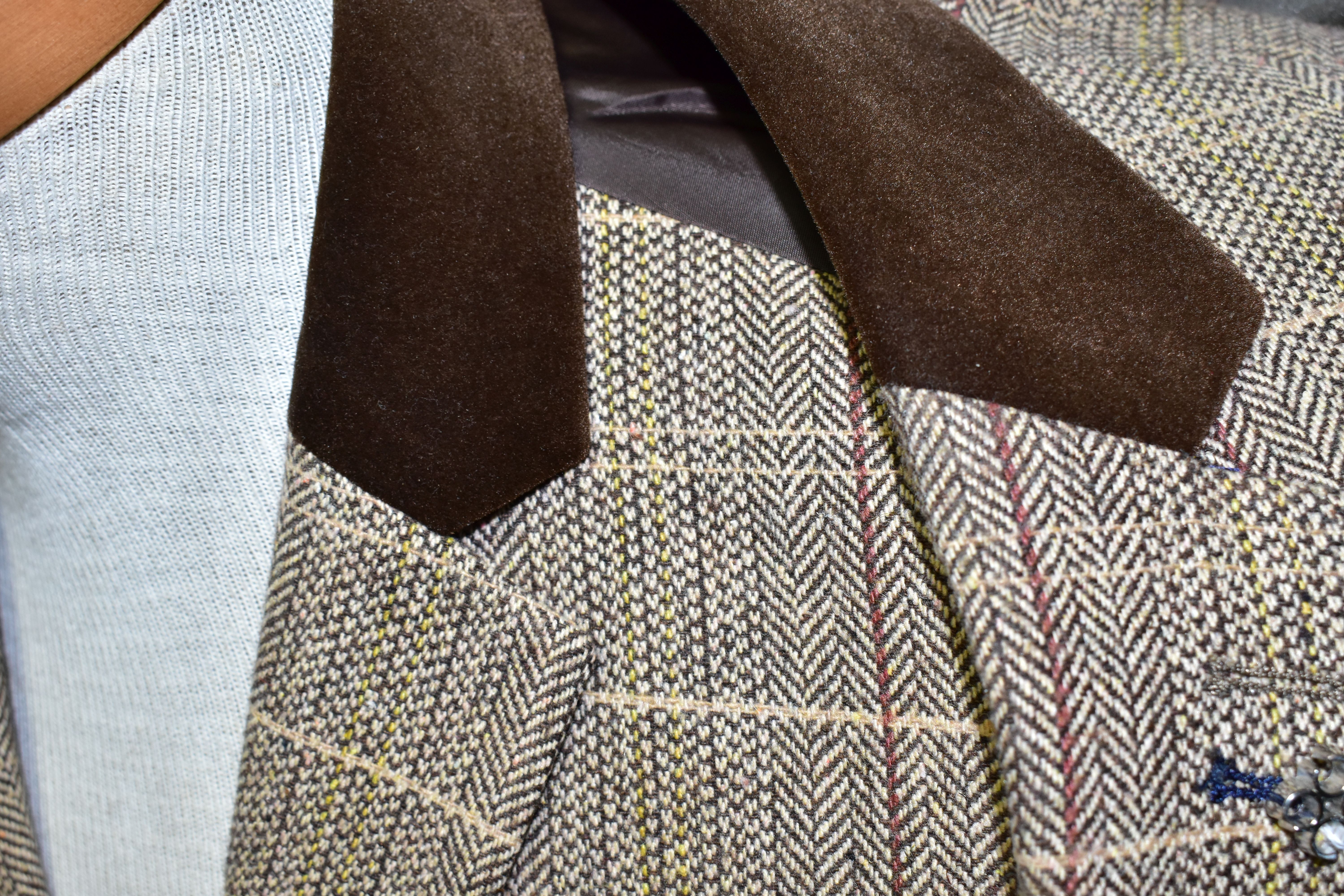 A HOUSE OF CAVANI THREE PIECE SUIT, comprising jacket, trousers and waist coat in a brown tweed- - Image 7 of 8