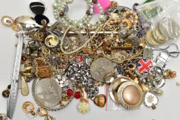 A BAG OF ASSORTED COSTUME JEWELLERY, a selection of white and yellow metal jewellery, an