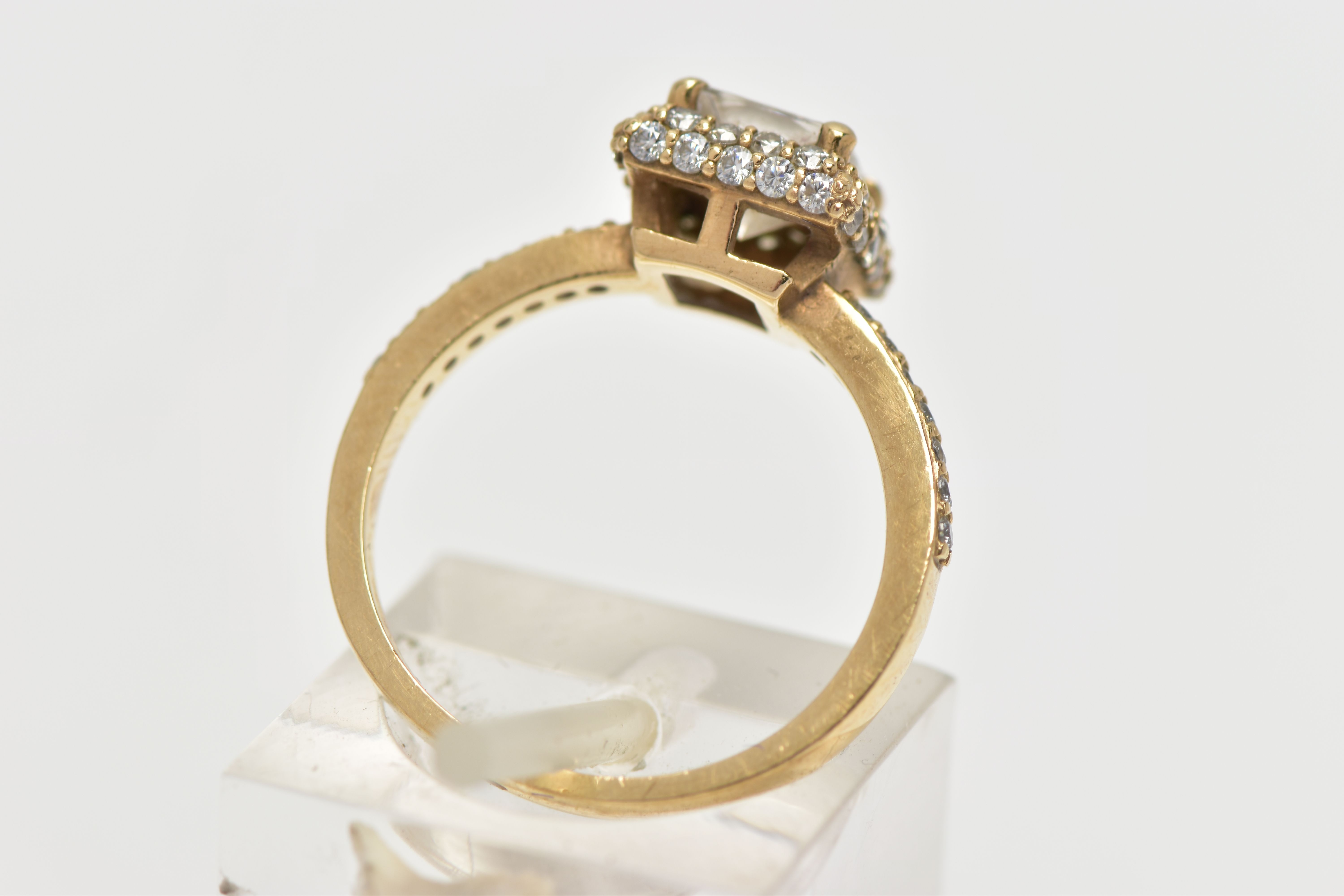 A 9CT GOLD SYNTHETIC MOISSANITE CLUSTER RING, hallmarked 9ct Birmingham, ring size L, approximate - Image 4 of 5