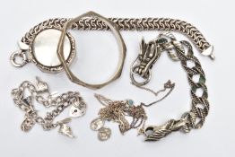 AN ASSORTMENT OF SILVER AND WHITE METAL JEWELLERY, to include a silver fancy link bracelet, fitted