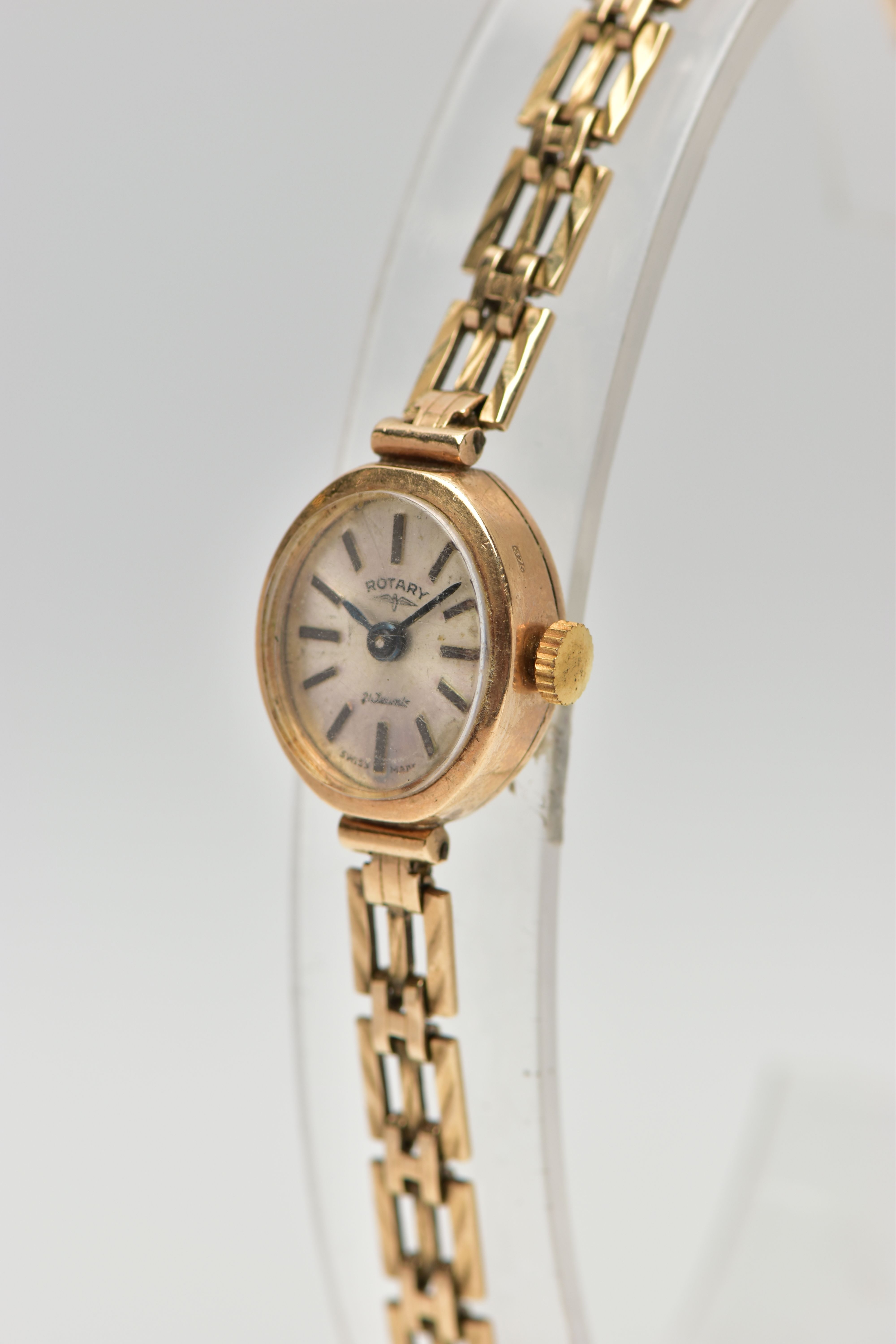 A LADIES 9CT GOLD ROTARY WRISTWATCH, the oval grey dial, with baton hourly markers, dial signed ' - Image 3 of 6