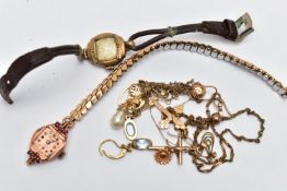 A SELECTION OF JEWELLERY, to include a flat articulated chain necklace with spring clasp, hallmarked