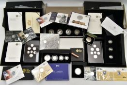 A QUANTITY OF ROYAL MINT SILVER PROOF COINS, to include a Queens portrait collection of four five