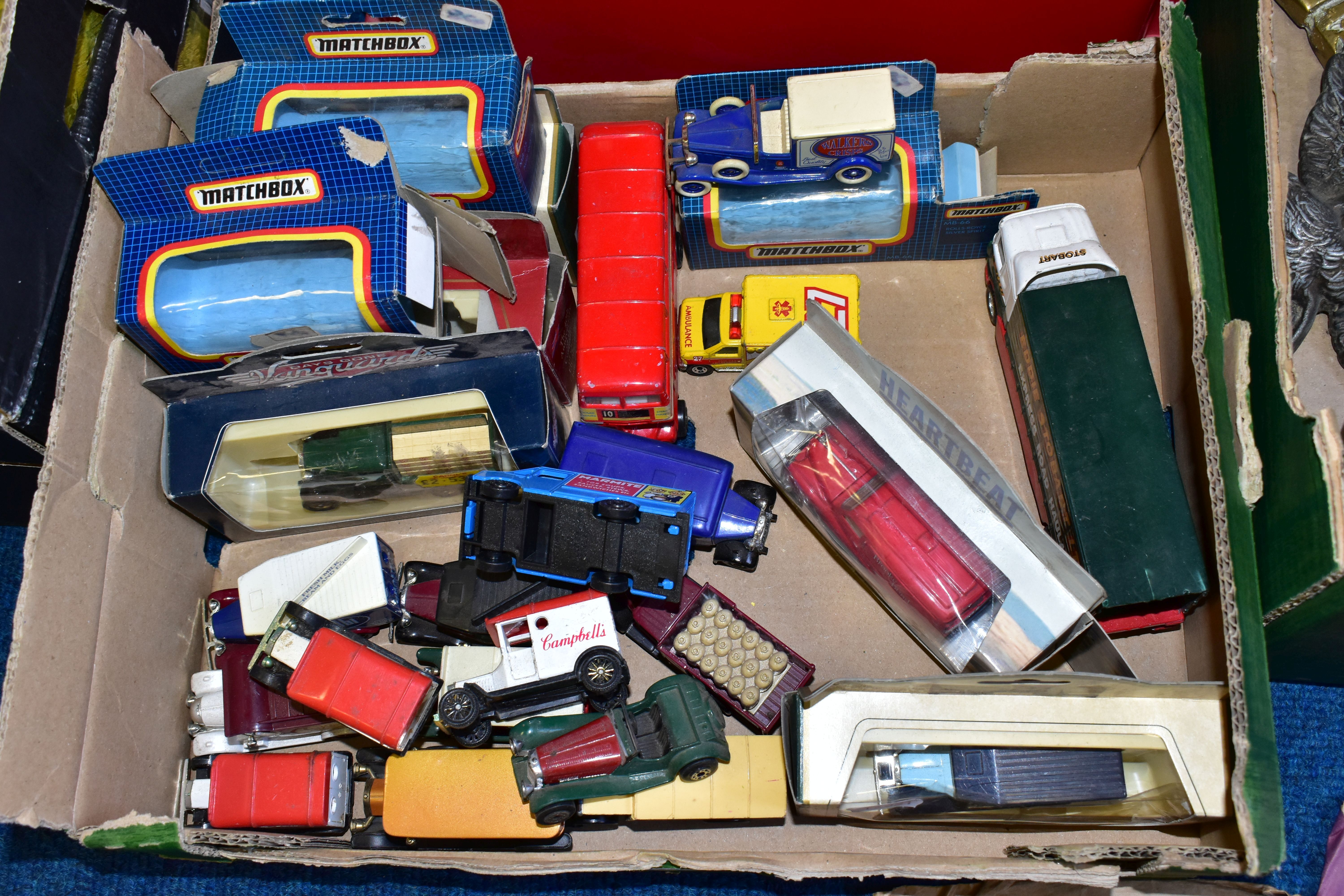THREE BOXES OF BRASSWARE, 78 RECORDS AND DIECAST CARS, to include a collection of diecast cars and - Image 3 of 5