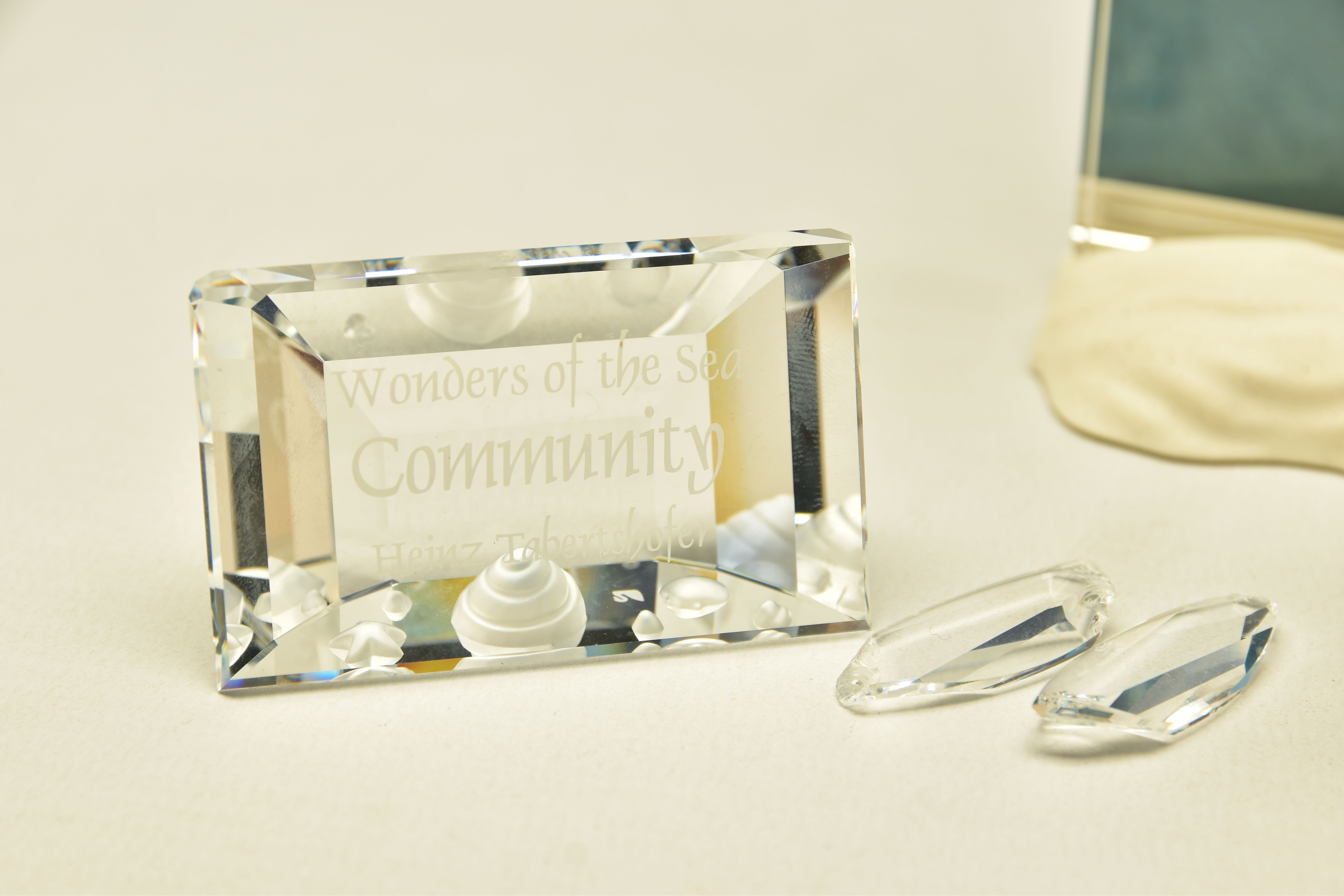 A BOXED SWAROVSKI CRYSTAL SOCIETY DIORAMA, THIRD PIECE OF THE TRILOGY WONDERS OF THE SEA - COMMUNITY - Image 3 of 6