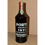 NIEPOORT PORTO CLHEITA 1957, fill level upper shoulder, seal intact (avg. retail £399) (1)