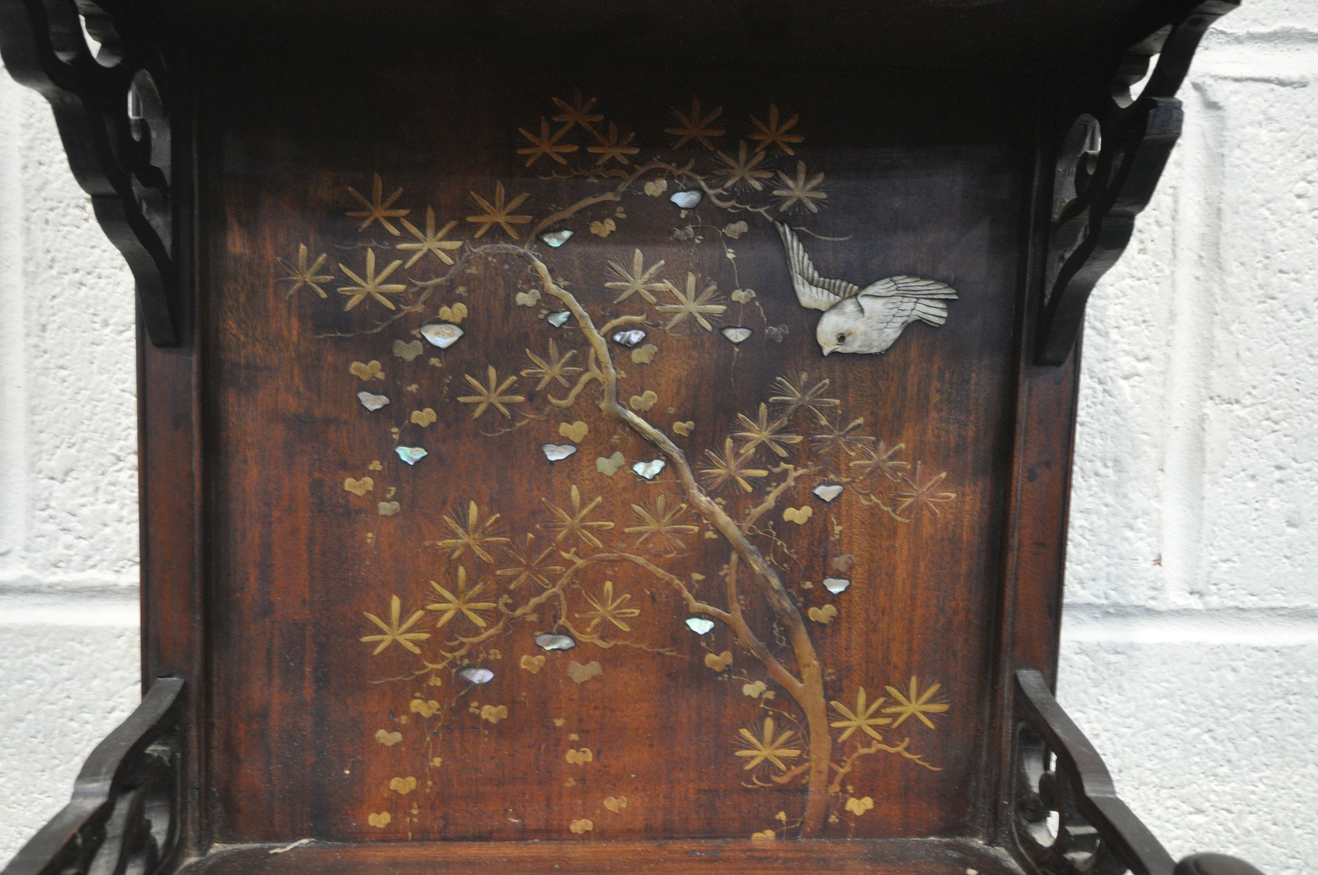 A 20TH CENTURY HARDWOOD JAPANNED WALL SHELF, made up of three shelves, with open foliate fretwork - Image 6 of 6