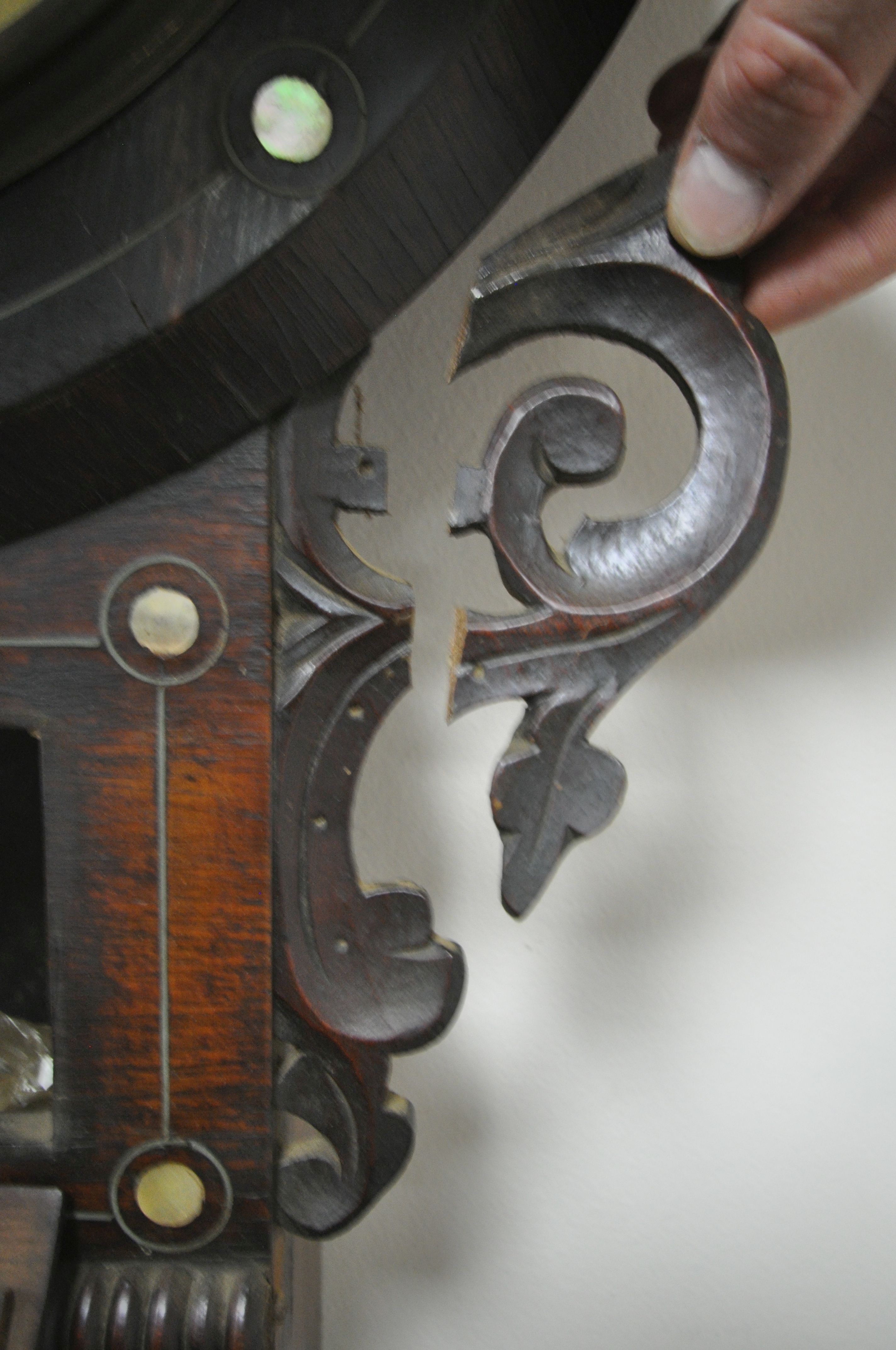 A 19TH CENTURY WALNUT AND INLAID DROP DIAL WALL CLOCK, the 11 inch dial is indistinctly marked - Image 9 of 9