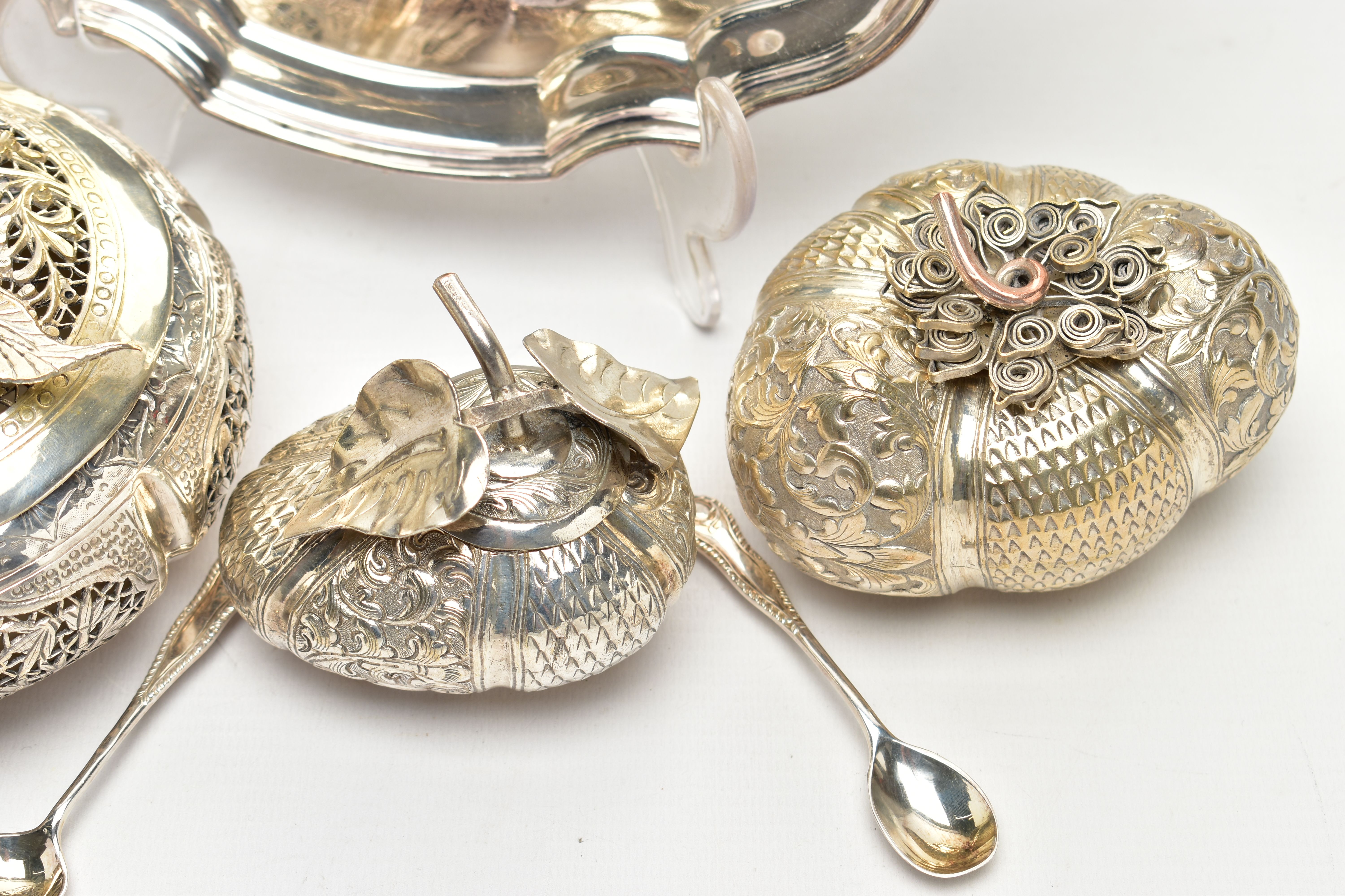 AN ELIZABETH II SILVER SALVER, TOGETHER WITH EIGHT SILVER PLATED ITEMS, the silver salver with - Image 6 of 14