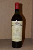 CHATEAU MOUTON ROTHSCHILD 1952, 1er cru classe, cette bouteille porte le no. 004,689, fill level