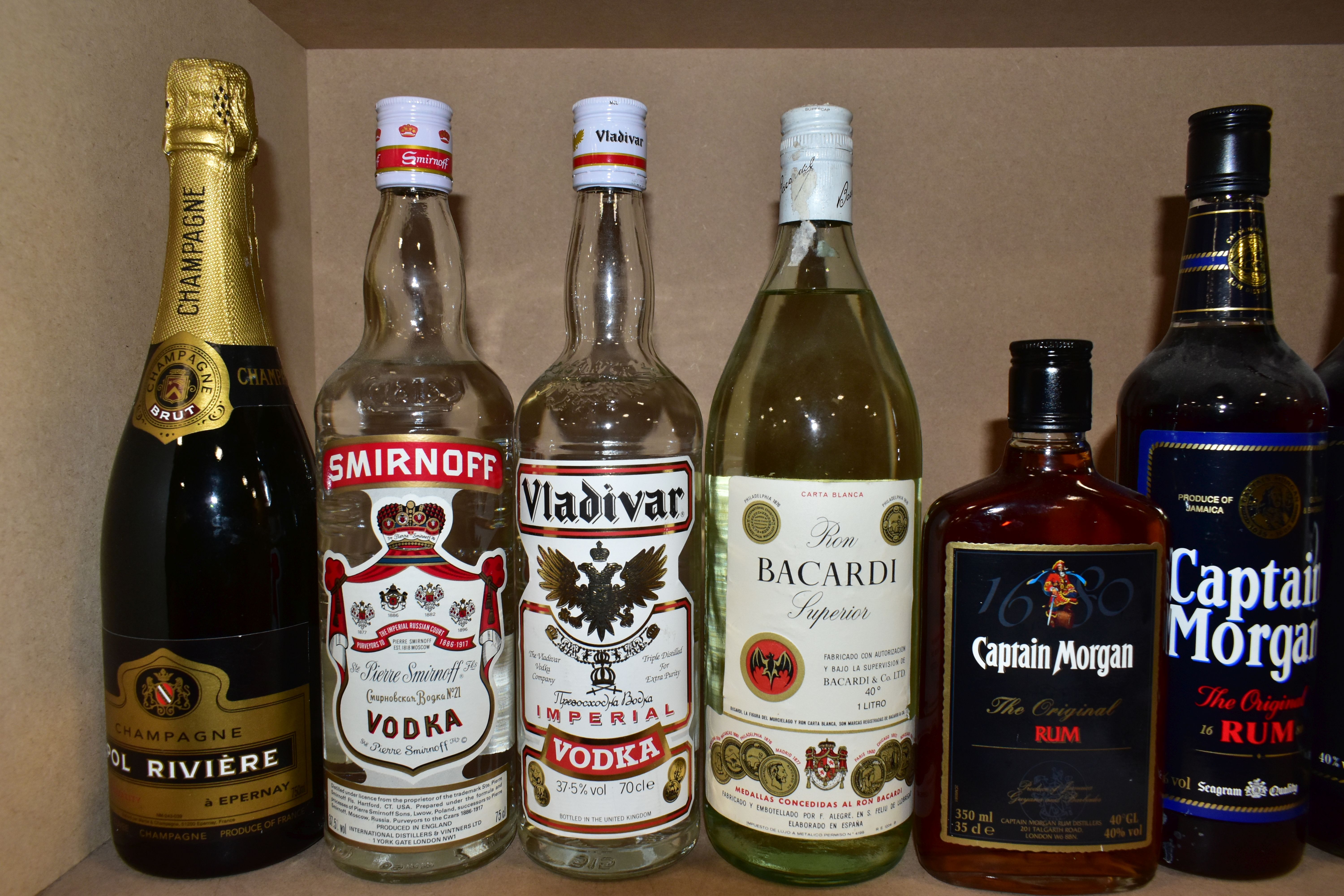 RUM, CHAMPAGNE & VODKA, ten bottles comprising one bottle of MOUNT GAY Barbados Sugar Cane - Bild 3 aus 5