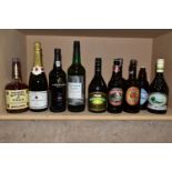 ALCOHOL, a mixed collection comprising two bottles of Kings Ale 1902, one Wychwood Brewery 'Bah