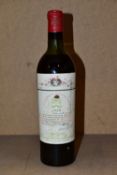 CHATEAU MOUTON ROTHSCHILD 1952, 1er cru classe, cette bouteille porte le no. 004,691, fill level