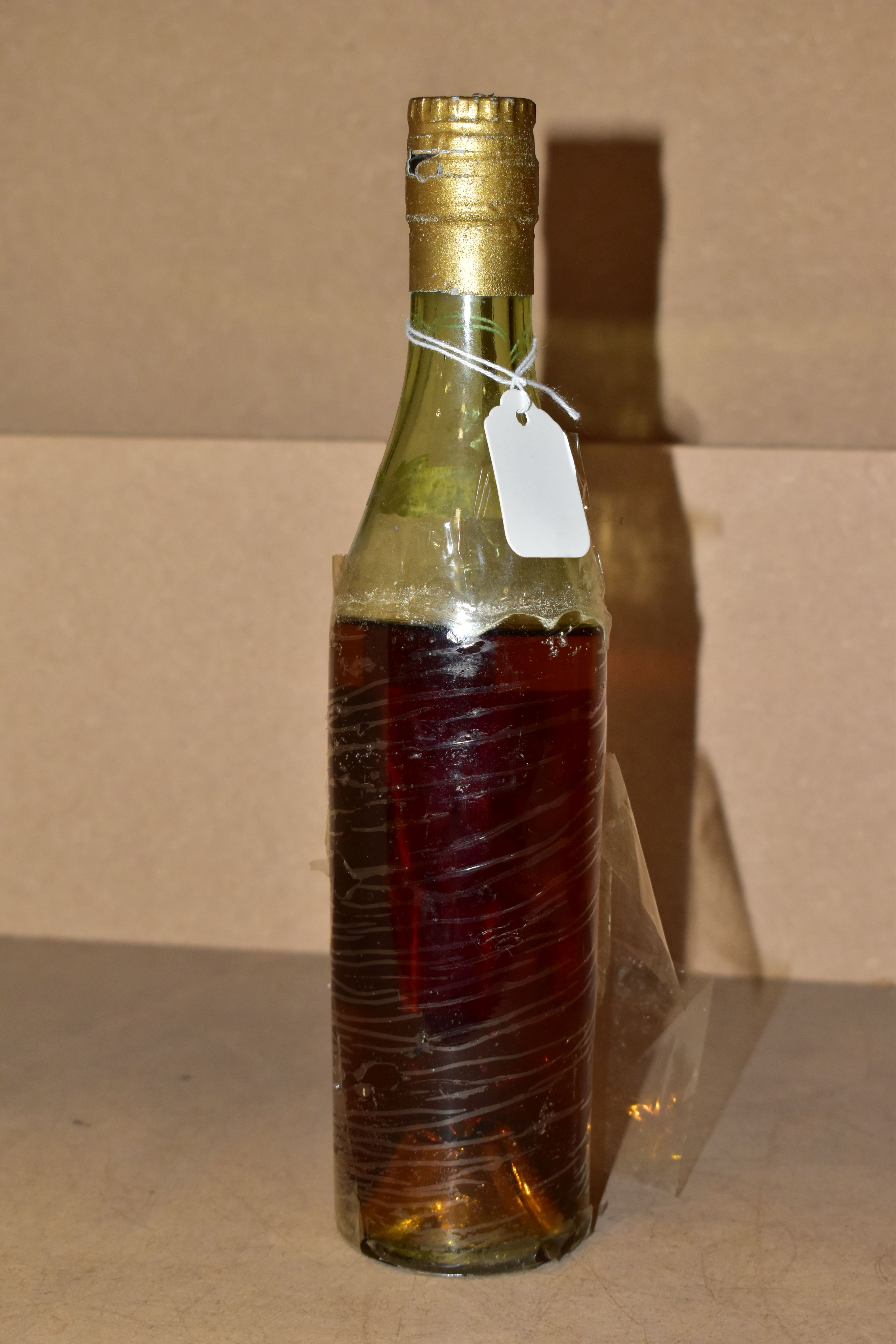 COGNAC, one bottle of Hine Grande Champagne Cognac 1914, 70% Proof, fill level 11cm from top, seal - Bild 2 aus 4