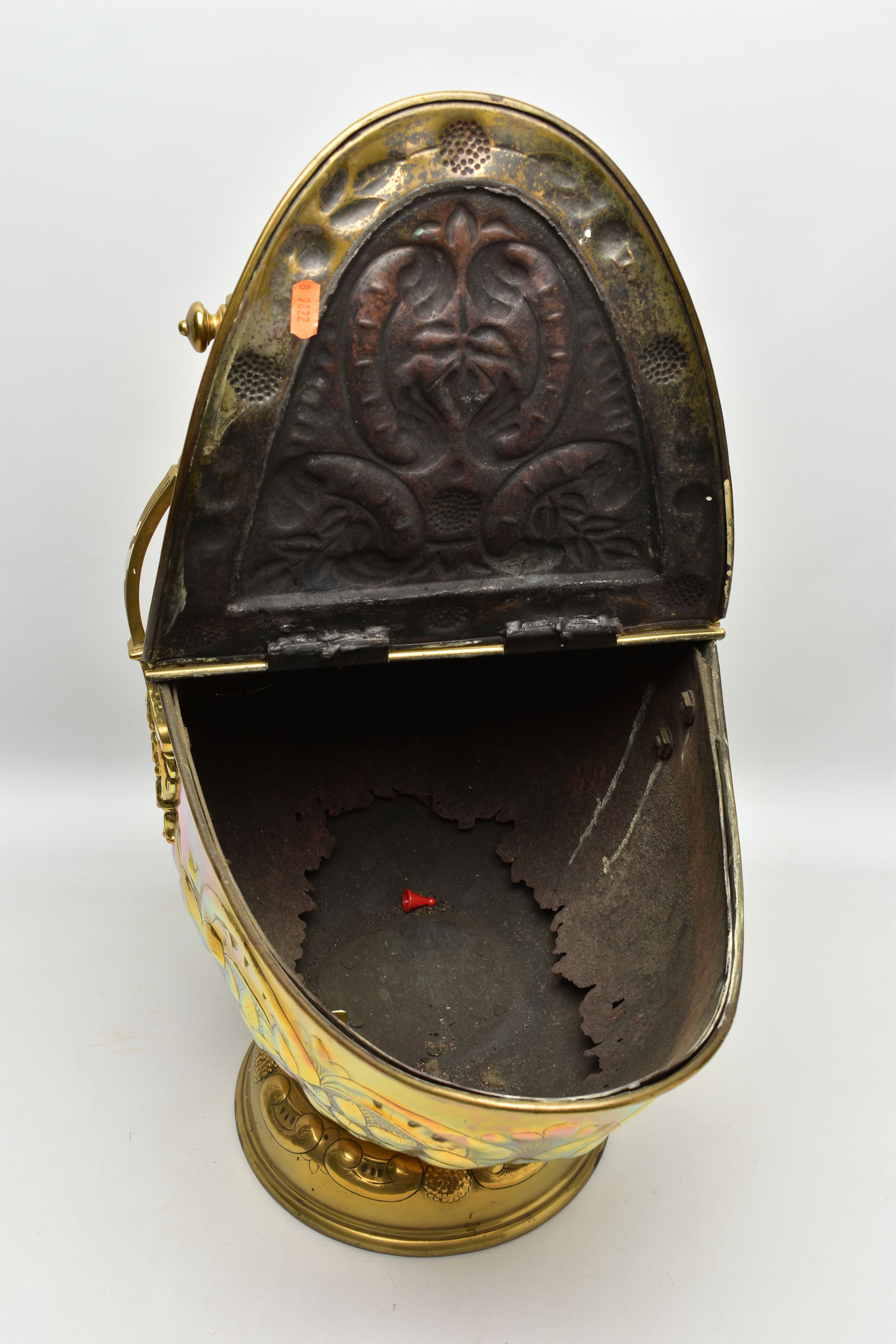 A LATE VICTORIAN / EDWARDIAN HELMET SHAPED COAL SCUTTLE, the turned wooden handle on a fixed - Image 4 of 9