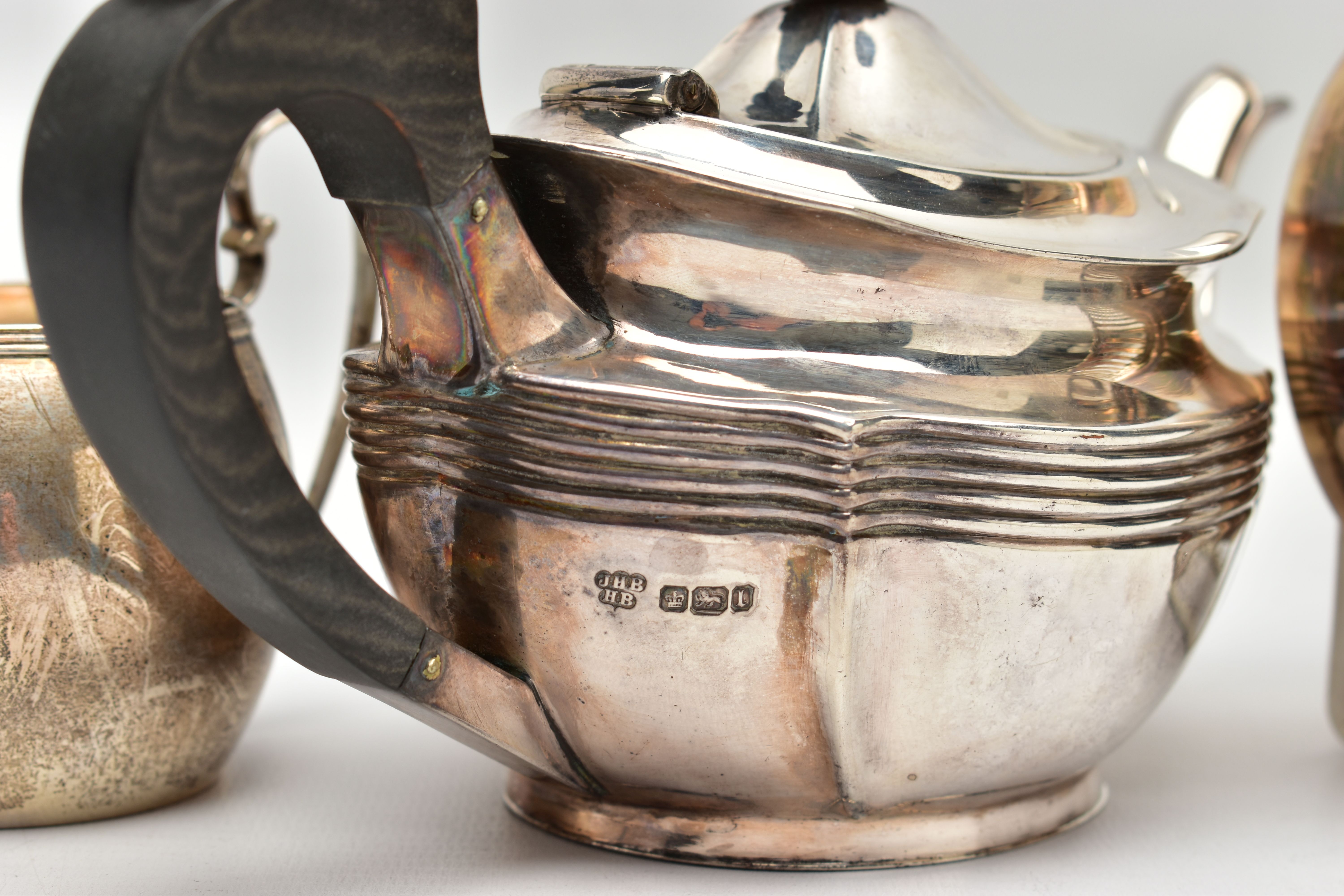 AN EDWARDIAN SILVER BACHELOR'S TEA POT OF SHAPED OVAL FORM, A TWIN HANDLED SILVER SUGAR BOWL AND A - Image 4 of 9
