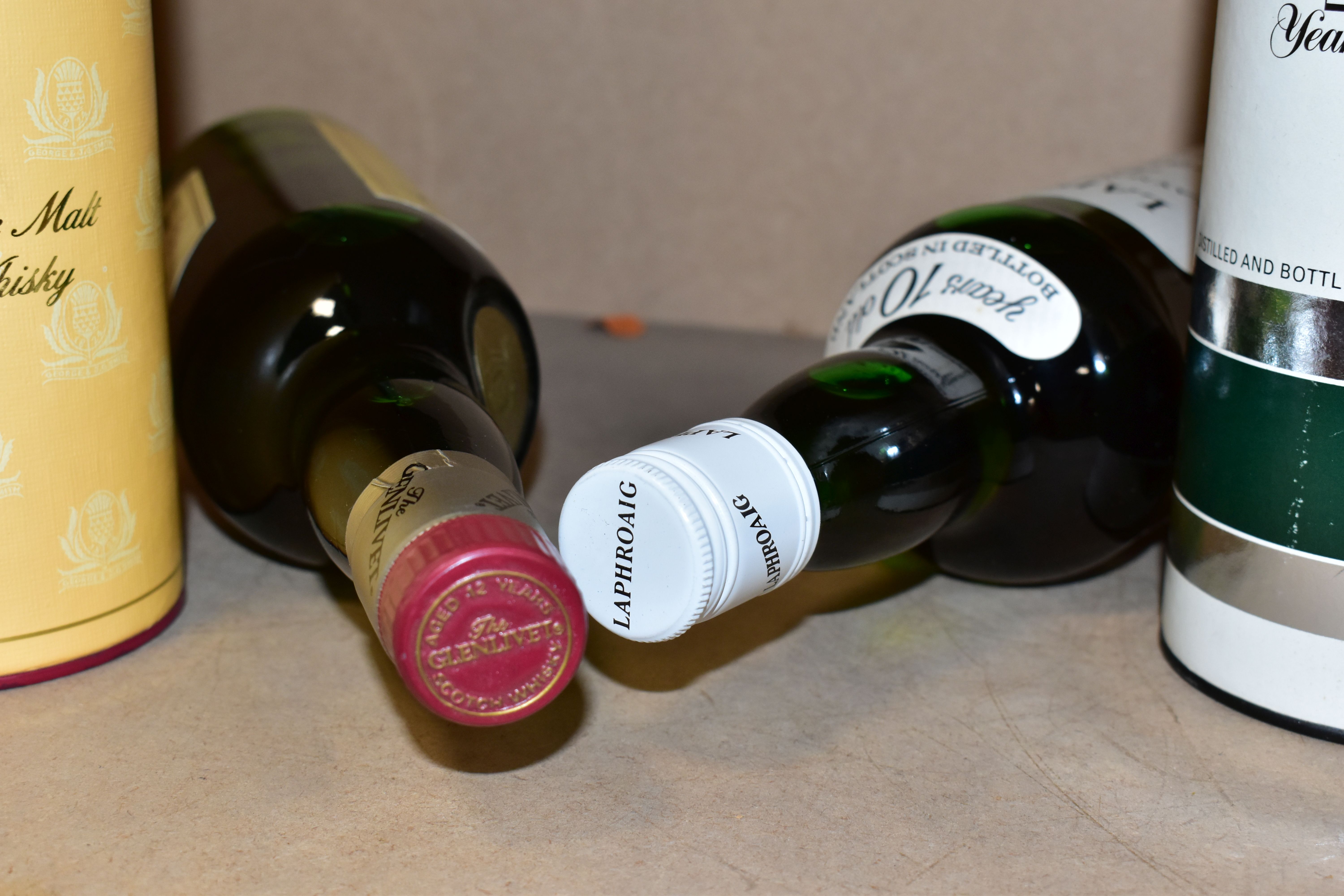 SINGLE MALT, two bottles of exceptional Single Malt, comprising one bottle of LAPHROAIG Islay Malt - Bild 3 aus 3