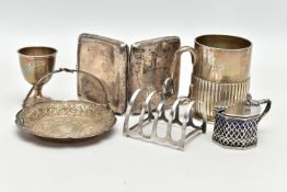 A SMALL PARCEL OF 19TH AND 20TH CENTURY SILVER AND WHITE METAL, comprising a Victorian christening