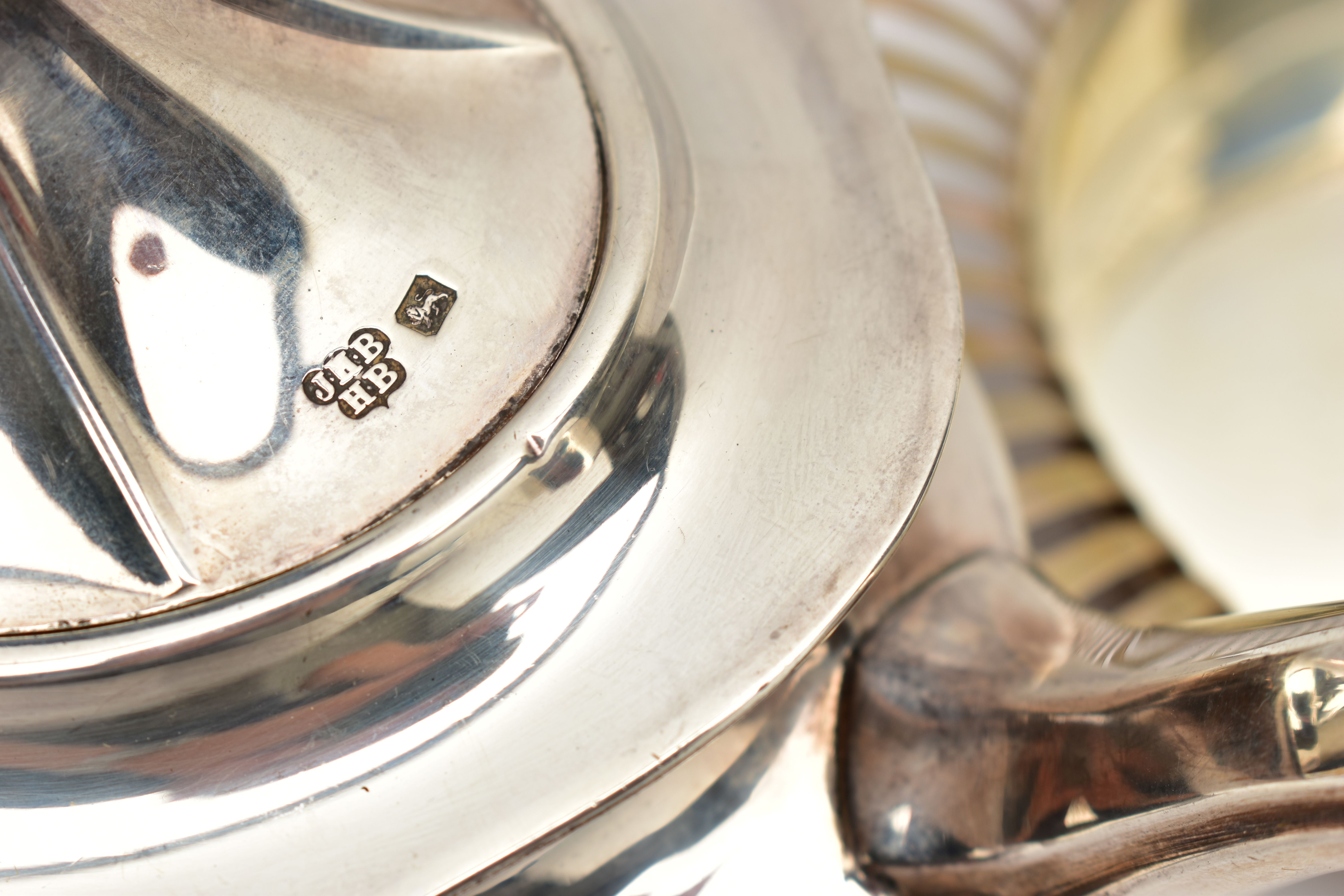 AN EDWARDIAN SILVER BACHELOR'S TEA POT OF SHAPED OVAL FORM, A TWIN HANDLED SILVER SUGAR BOWL AND A - Image 9 of 9