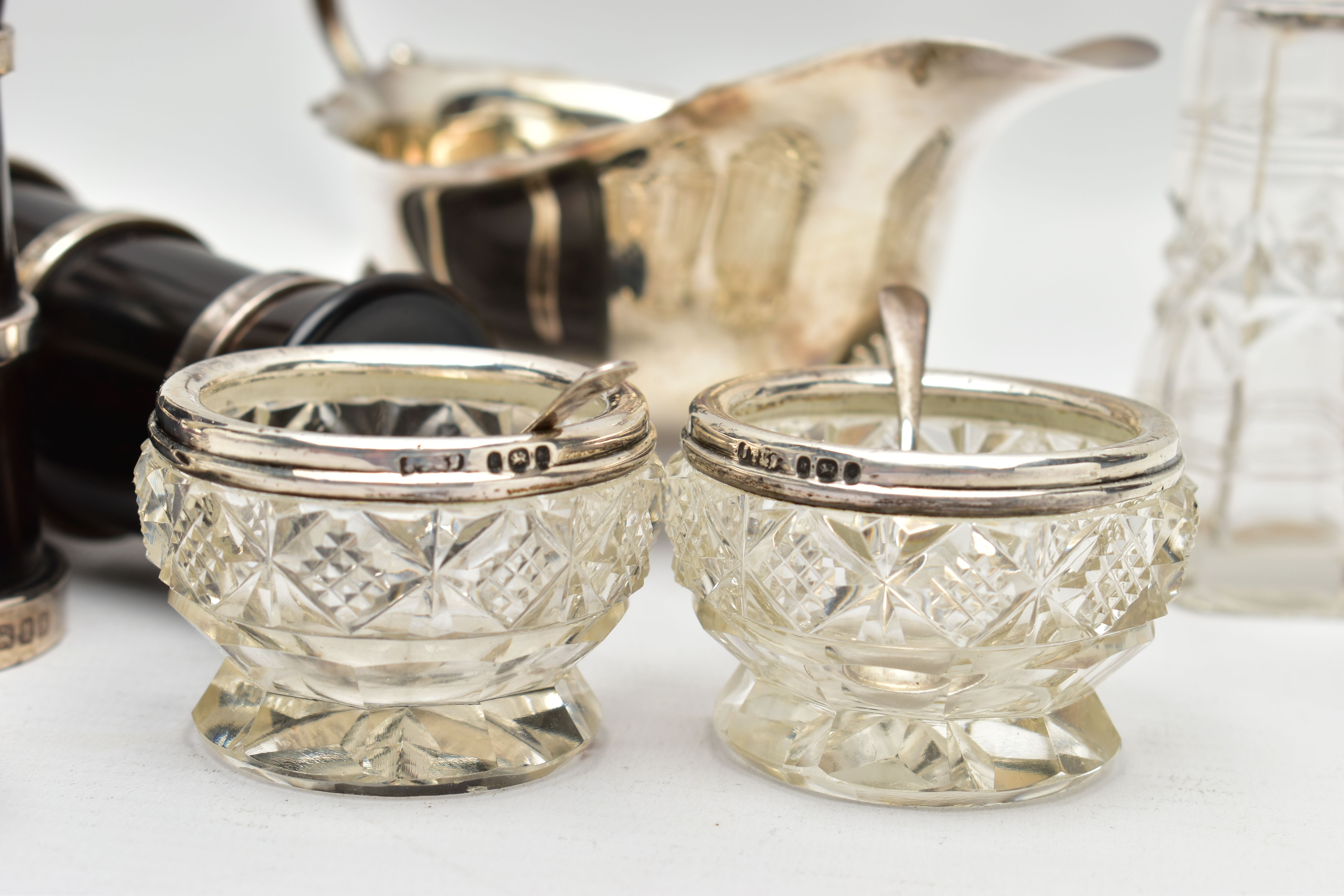 A PAIR OF ELIZABETH II SILVER MOUNTED WOODEN SALT AND PEPPER GRINDERS, AN ELIZABETH II SILVER - Image 5 of 9