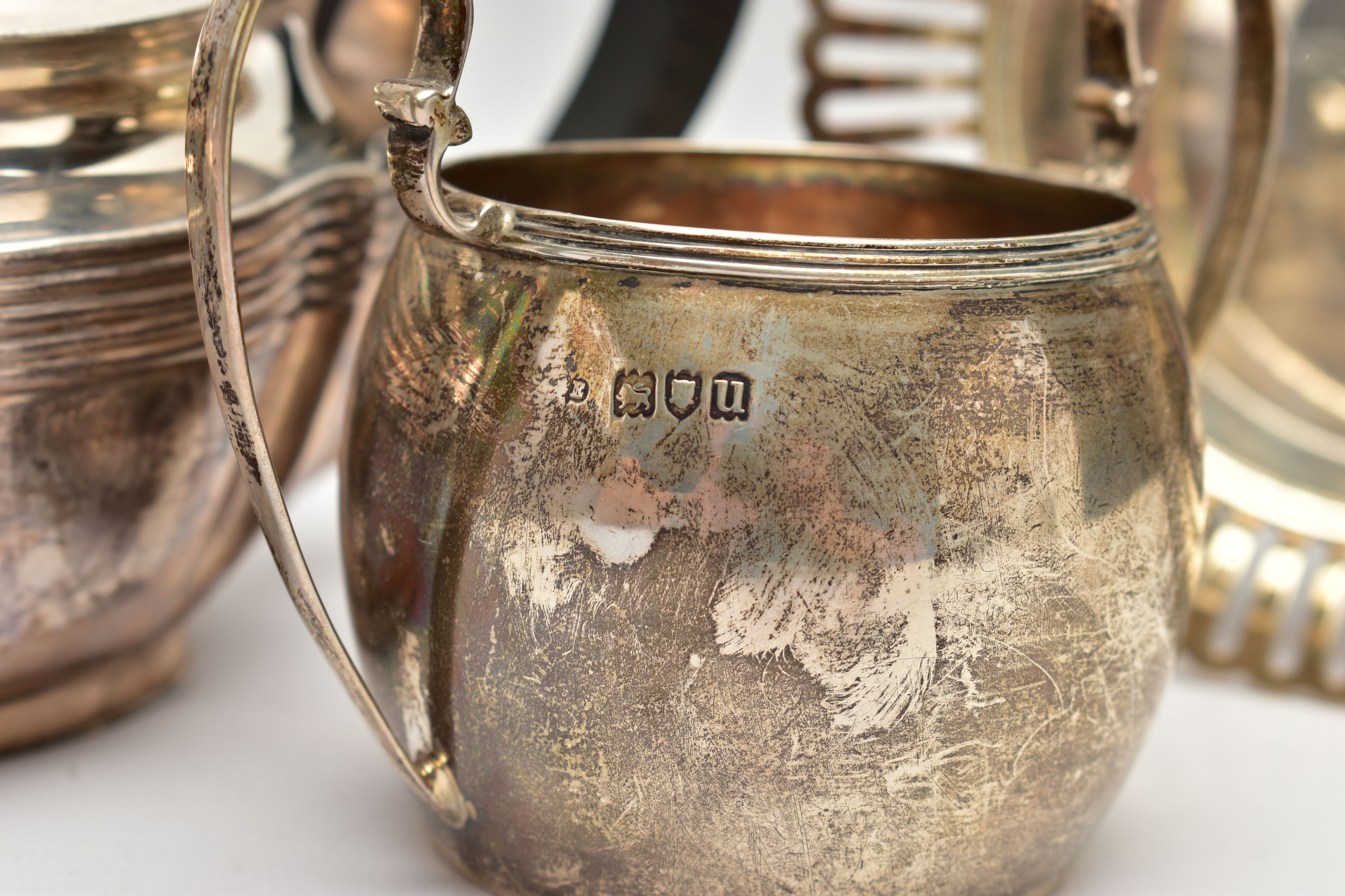 AN EDWARDIAN SILVER BACHELOR'S TEA POT OF SHAPED OVAL FORM, A TWIN HANDLED SILVER SUGAR BOWL AND A - Image 2 of 9