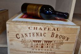 WINE, twelve bottles in original wood case of CHATEAU CANTENAC BROWN MARGAUX 2000 GRANDE CRU CLASSE,