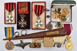 A BOX OF VARIOUS MILITARY ITEMS AS FOLLOWS, Belgium medals, two Adminiastration medals, boxed, WW1