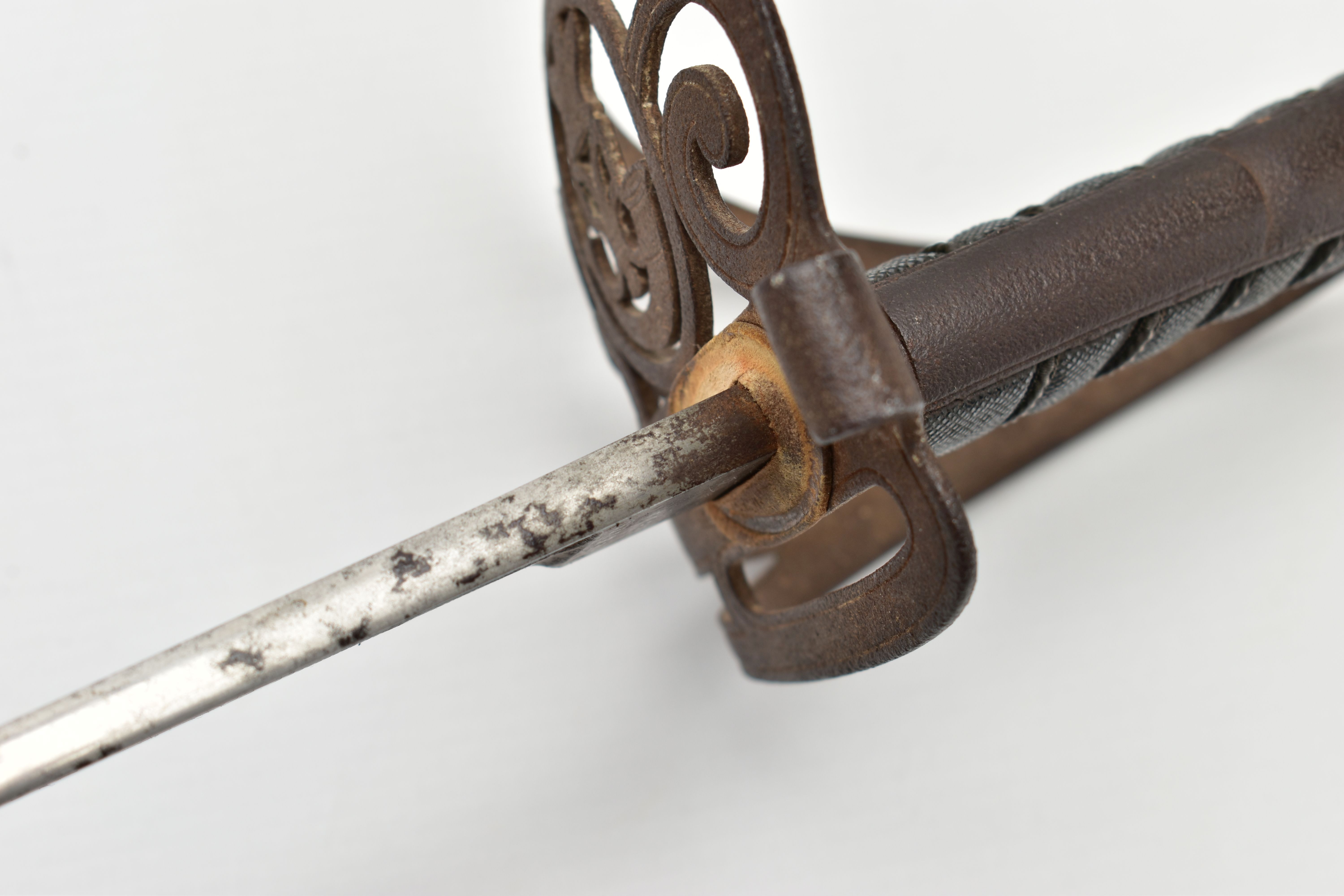 A MID TO LATE VICTORIAN STAFFORDSHIRE VOLUNTEER RIFLE COMPANY SWORD, which information from the - Bild 8 aus 19