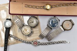 A SELECTION OF WRISTWATCHES, to include a gents manual wind 'Timex' watch, featuring a round blue