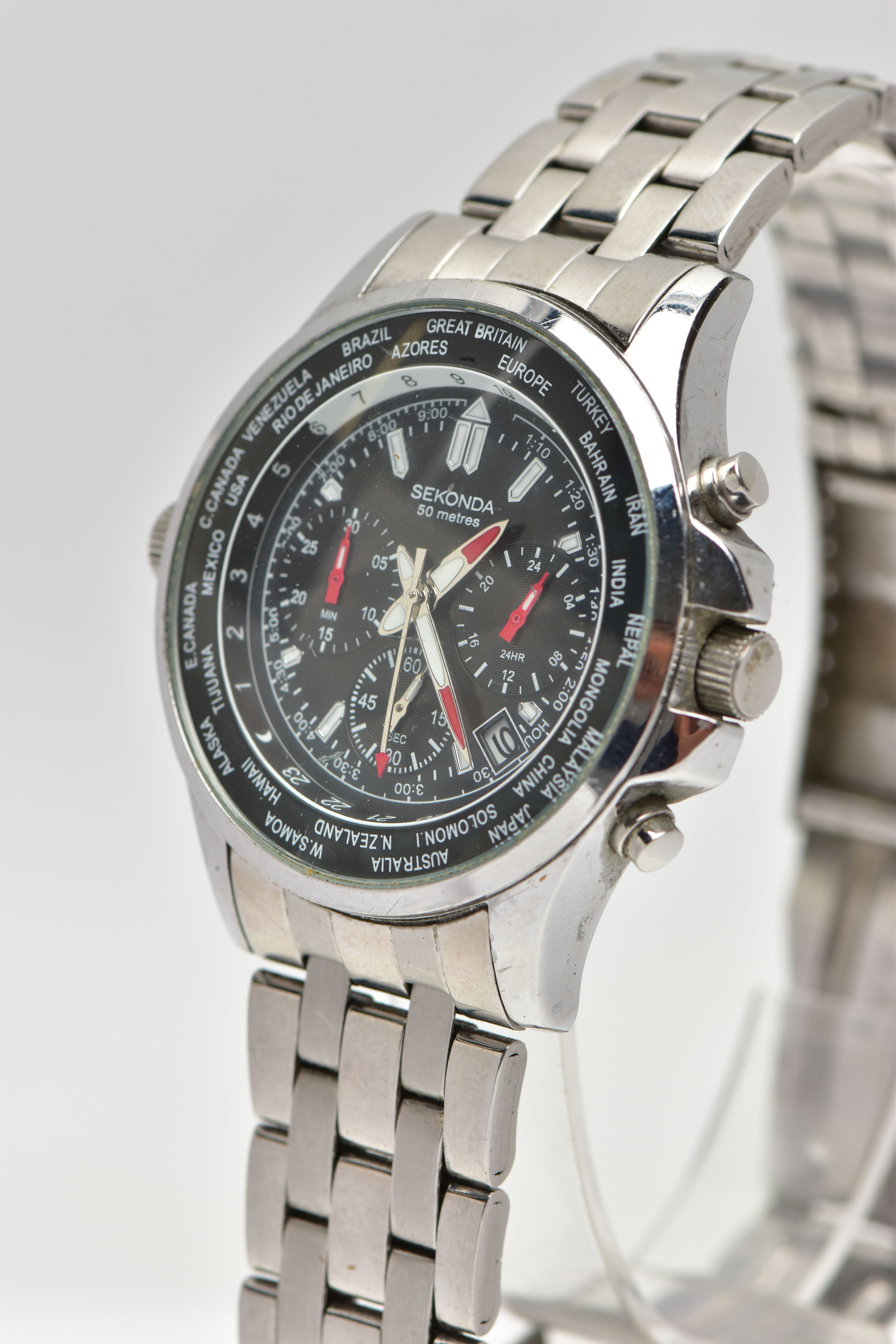 A GENTLEMANS STAINLESS STEEL SEKONDA CHRONOGRAPH WRISTWATCH, round black dial signed 'Sekonda', - Image 3 of 7