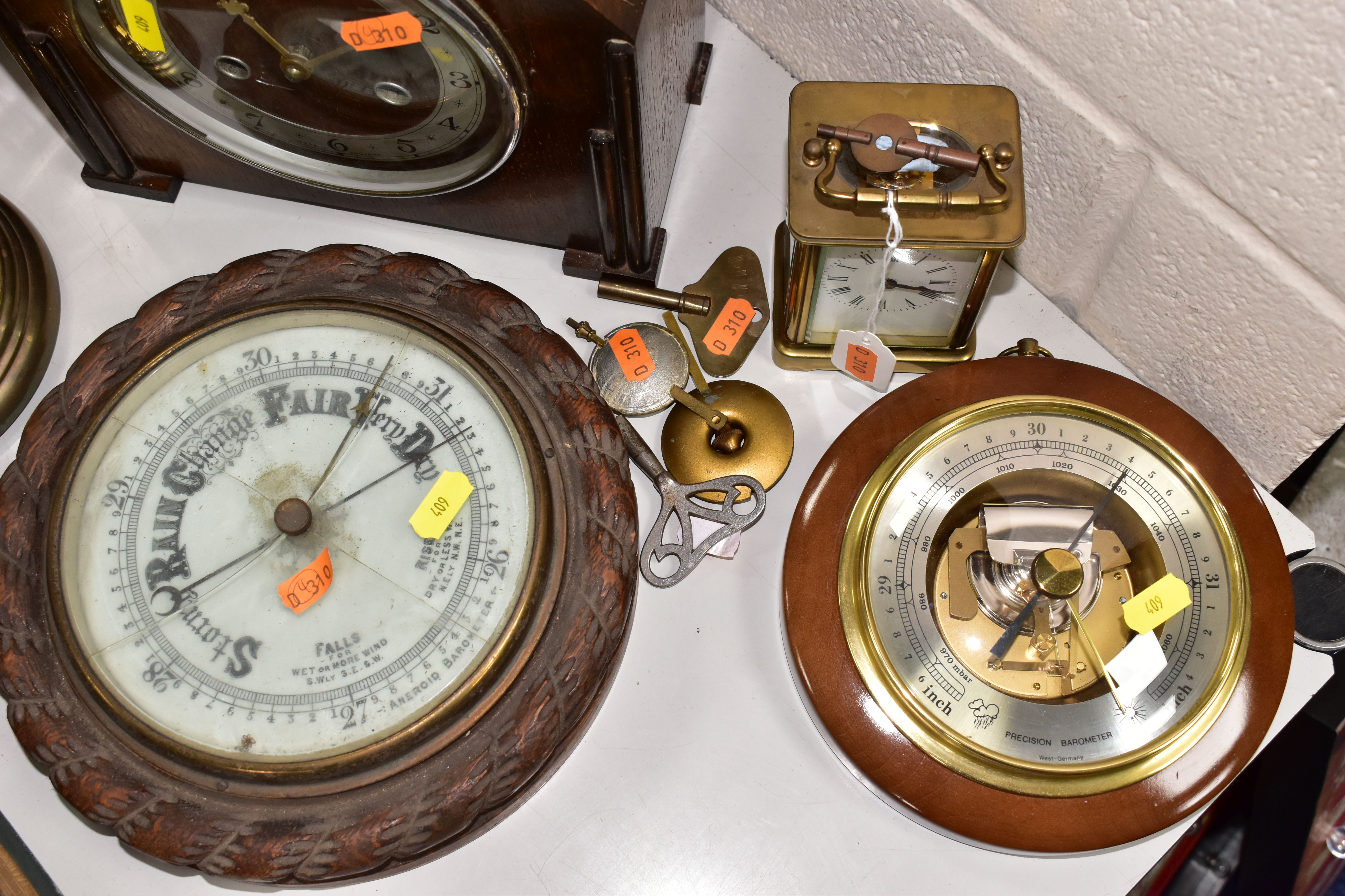 FIVE CLOCKS AND TWO BAROMETERS, comprising a Weston Super quartz wall clock, Hermle quartz - Bild 3 aus 5