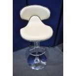 A CREAM LEATHERETTE RISE AND FALL BAR STOOL, maximum height 110cm x lowest height 89cm (