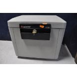 A SENTRY 1170 SAFE BOX, fireproof lockable safe box with key