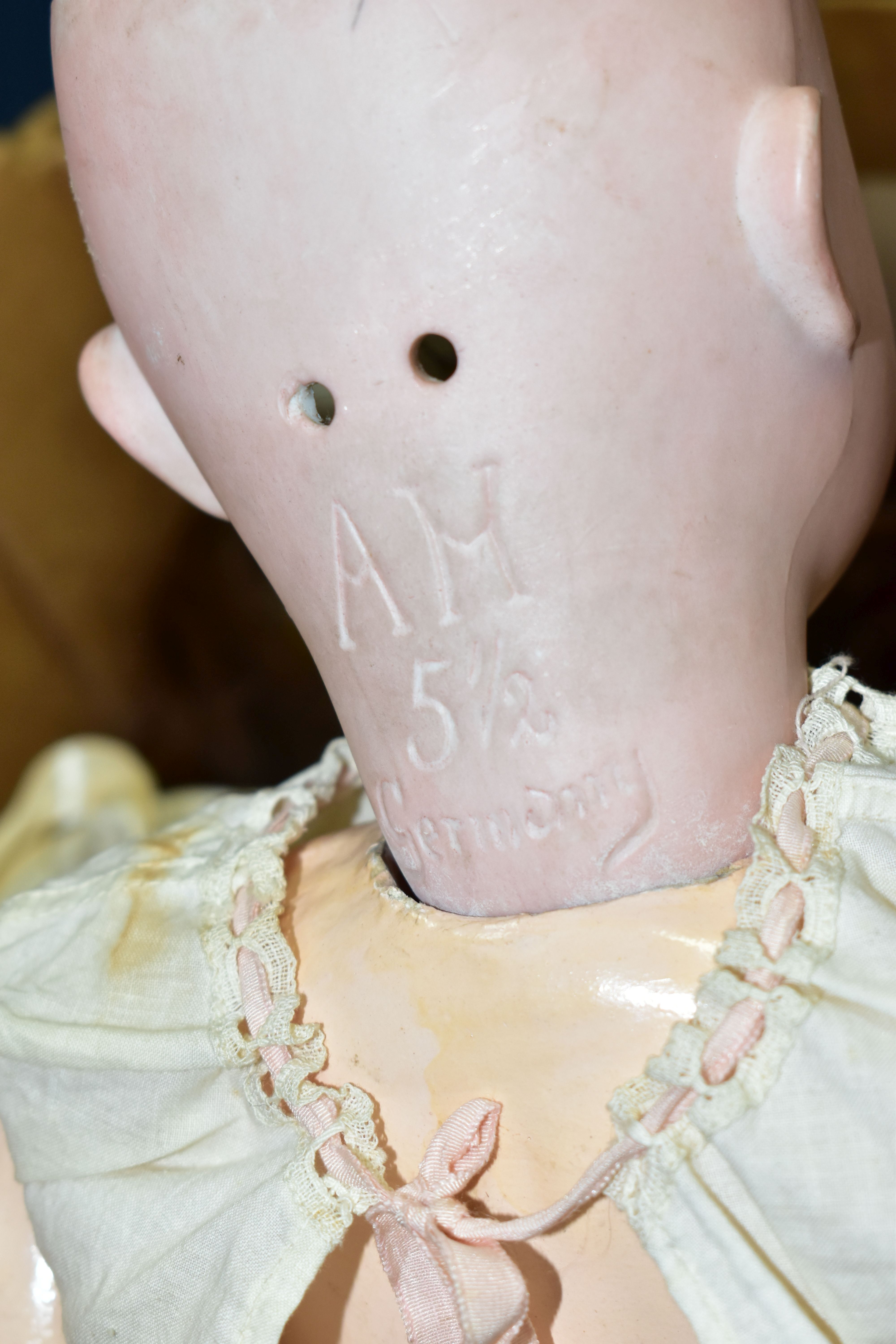 TWO ANTIQUE DOLLS, comprising a Heubach Koppelsdorf bisque headed doll, numbered to the back of - Image 7 of 7