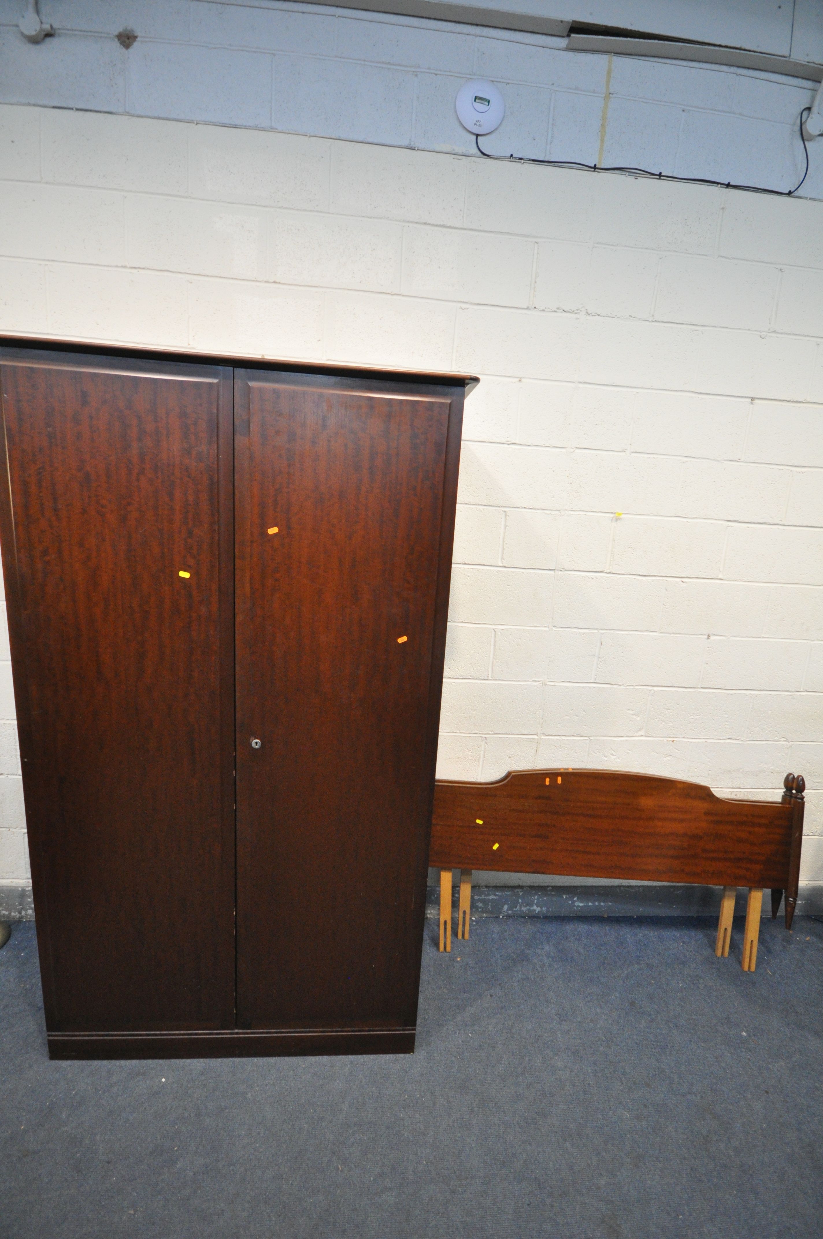 A STAG MINSTREL EIGHT PIECE BEDROOM SUITE, comprising two double door wardrobes, width 97cm x - Image 7 of 8