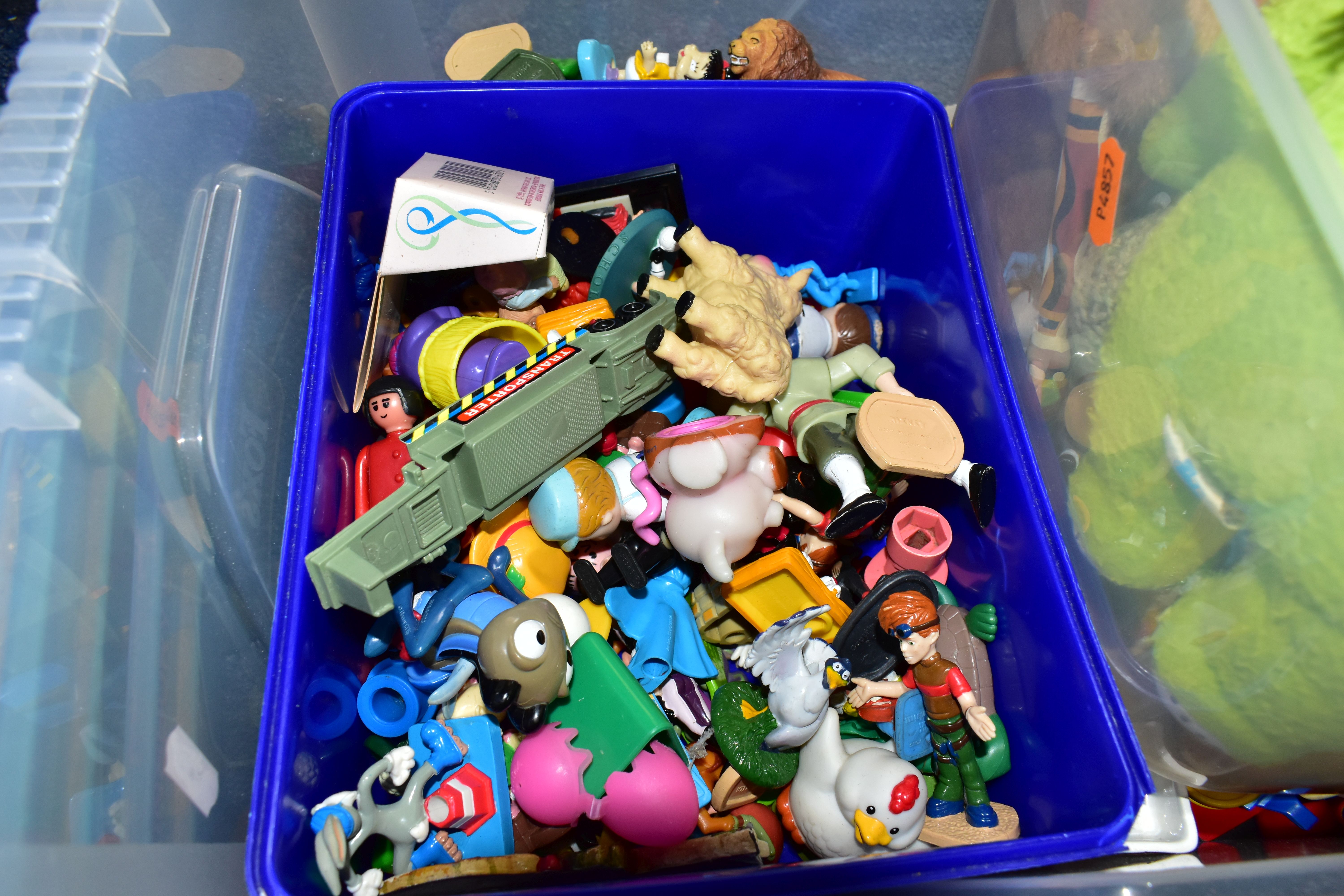 A QUANTITY OF VINTAGE TOYS AND GAMES ETC, to include Lego and Stickle Brick pieces, diecast - Bild 7 aus 14