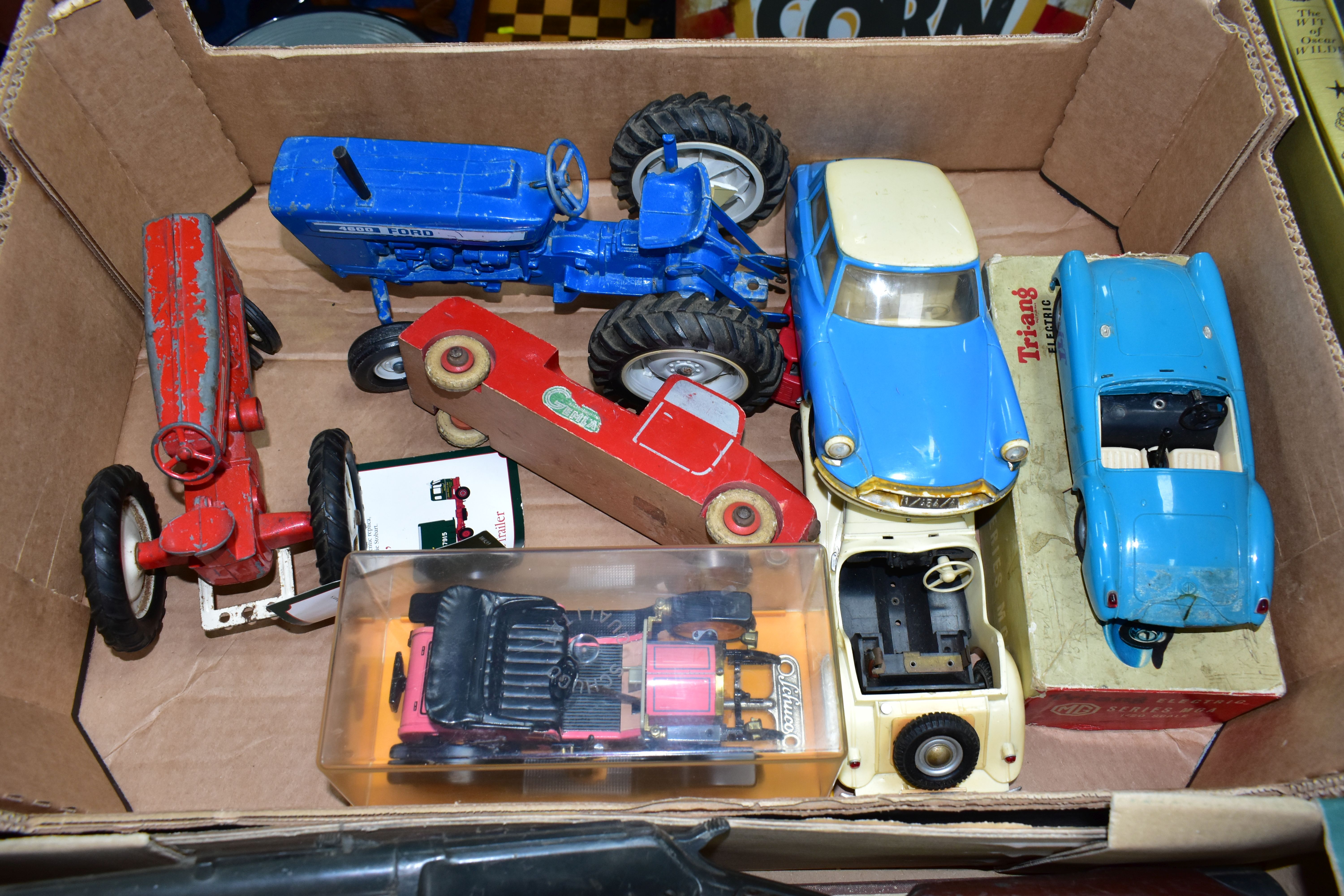 THREE BOXES OF VINTAGE TOYS AND JIGSAWS, to include a balsa wood aircraft making kit, a Tri-ang - Image 6 of 8