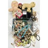 A JEWELLERY BOX OF COSTUME BOX, to include a yellow metal openwork pendant set with a garnet