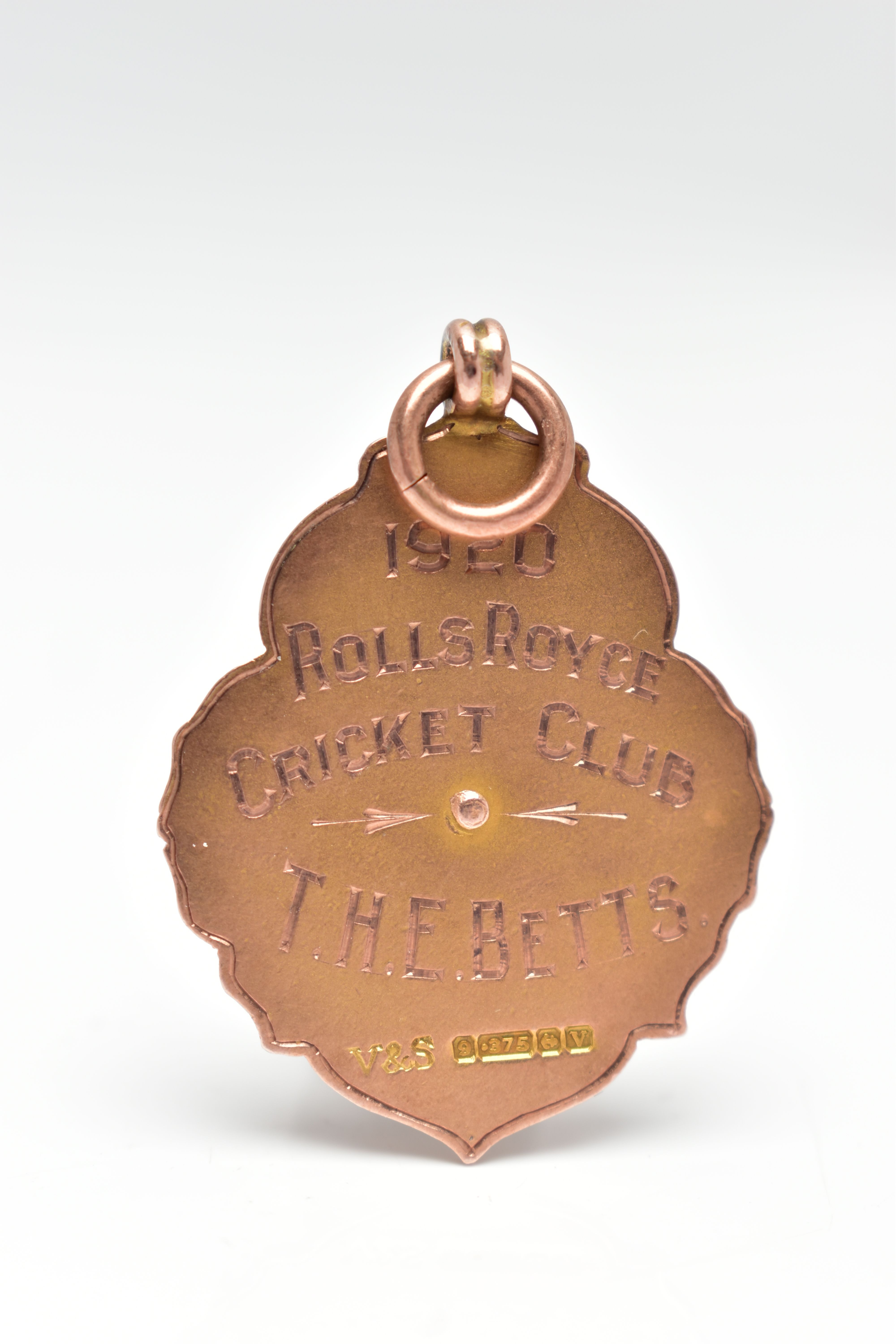 A 9CT GOLD FOB MEDAL, enamel centre with the inscription 'Derby & District League', personal - Bild 2 aus 2