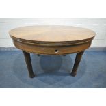 A SEILER LIEGNITZER RINGTISCH CIRCULAR OAK DINING TABLE, c1920, with extending leaves that open with
