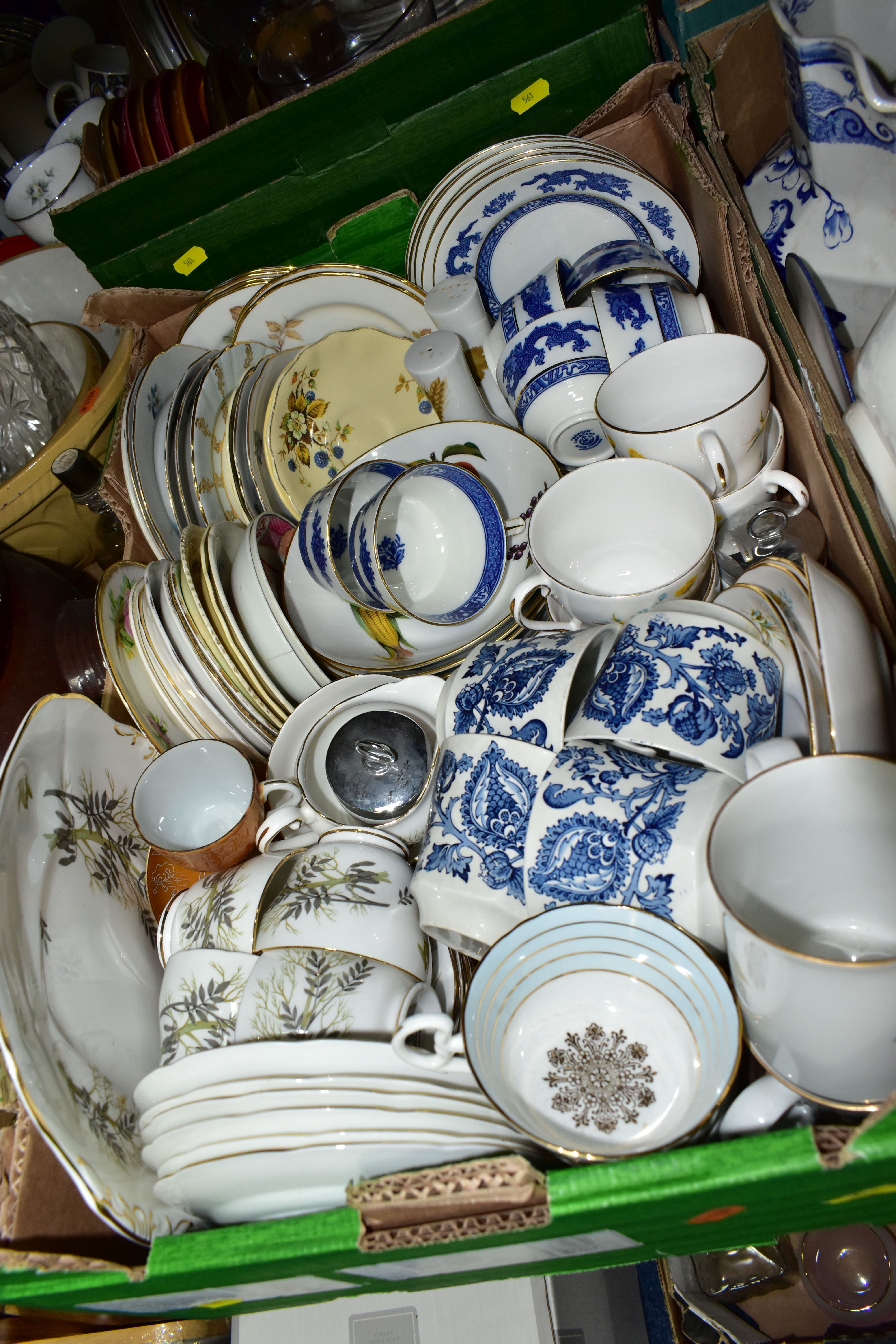 SIX BOXES AND LOOSE CERAMICS AND GLASS ETC, to include Shelley green Dainty saucers and side plates, - Image 3 of 8