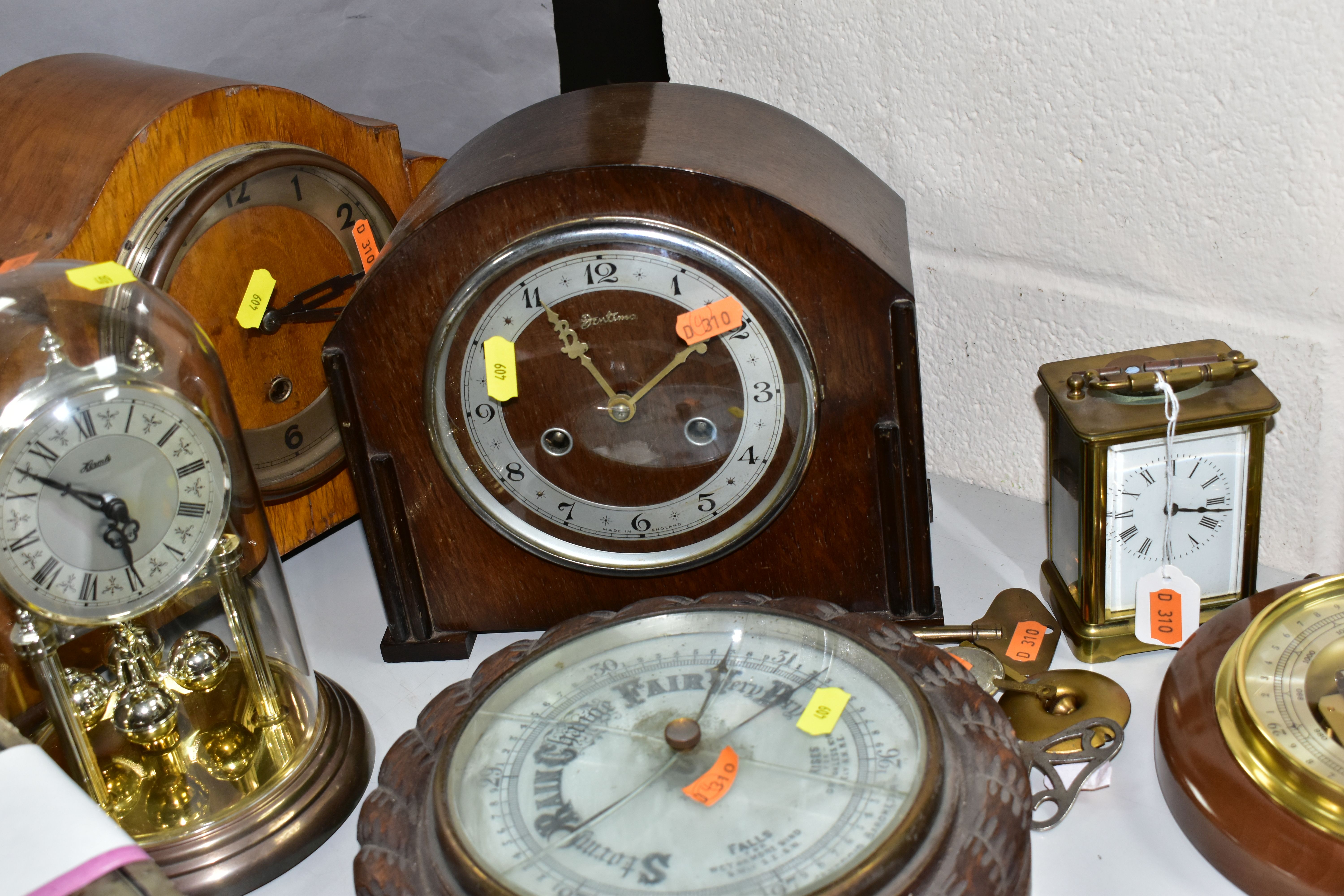 FIVE CLOCKS AND TWO BAROMETERS, comprising a Weston Super quartz wall clock, Hermle quartz - Bild 2 aus 5