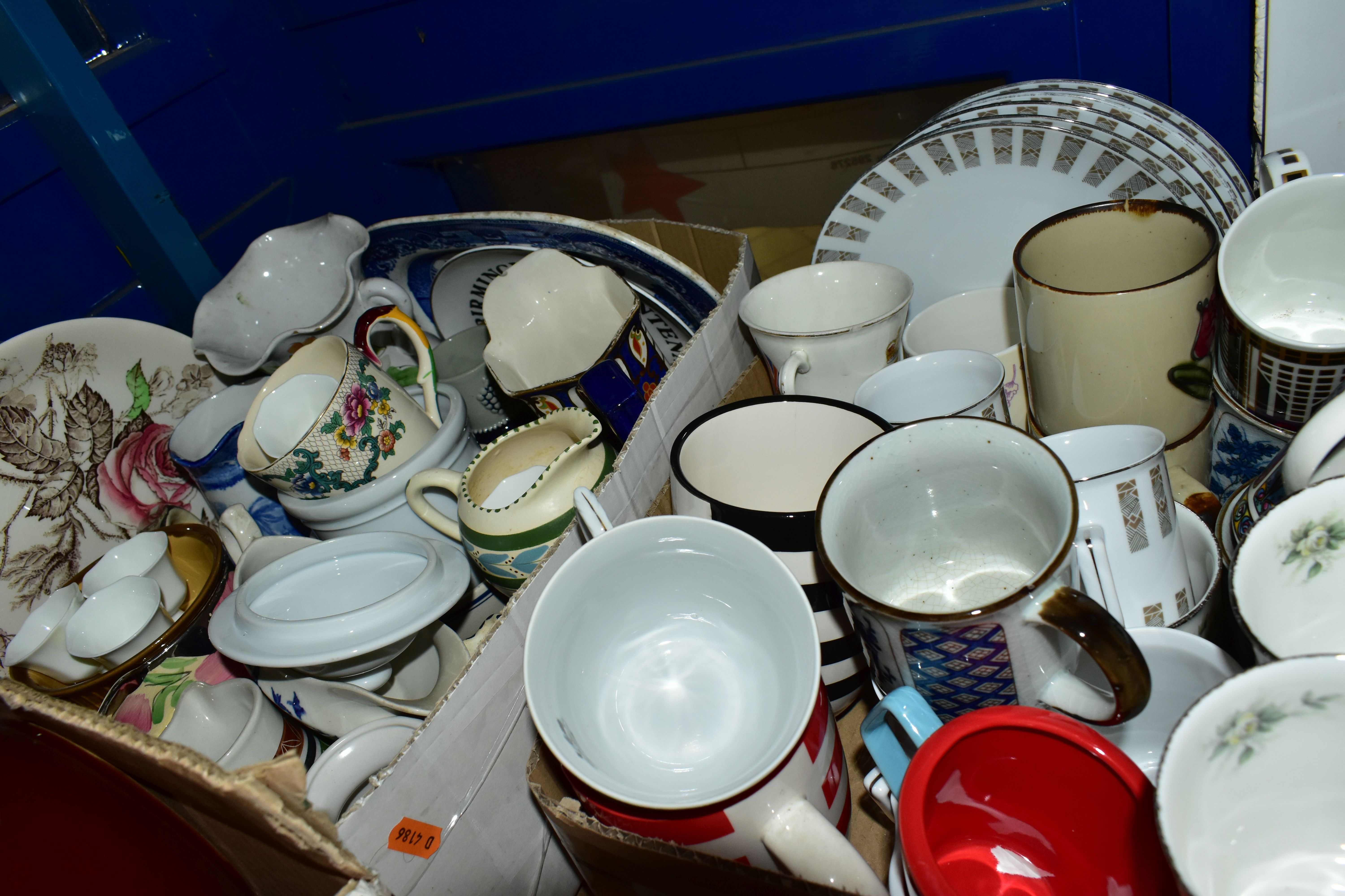 SIX BOXES AND LOOSE CERAMICS AND GLASS ETC, to include Shelley green Dainty saucers and side plates, - Image 6 of 8