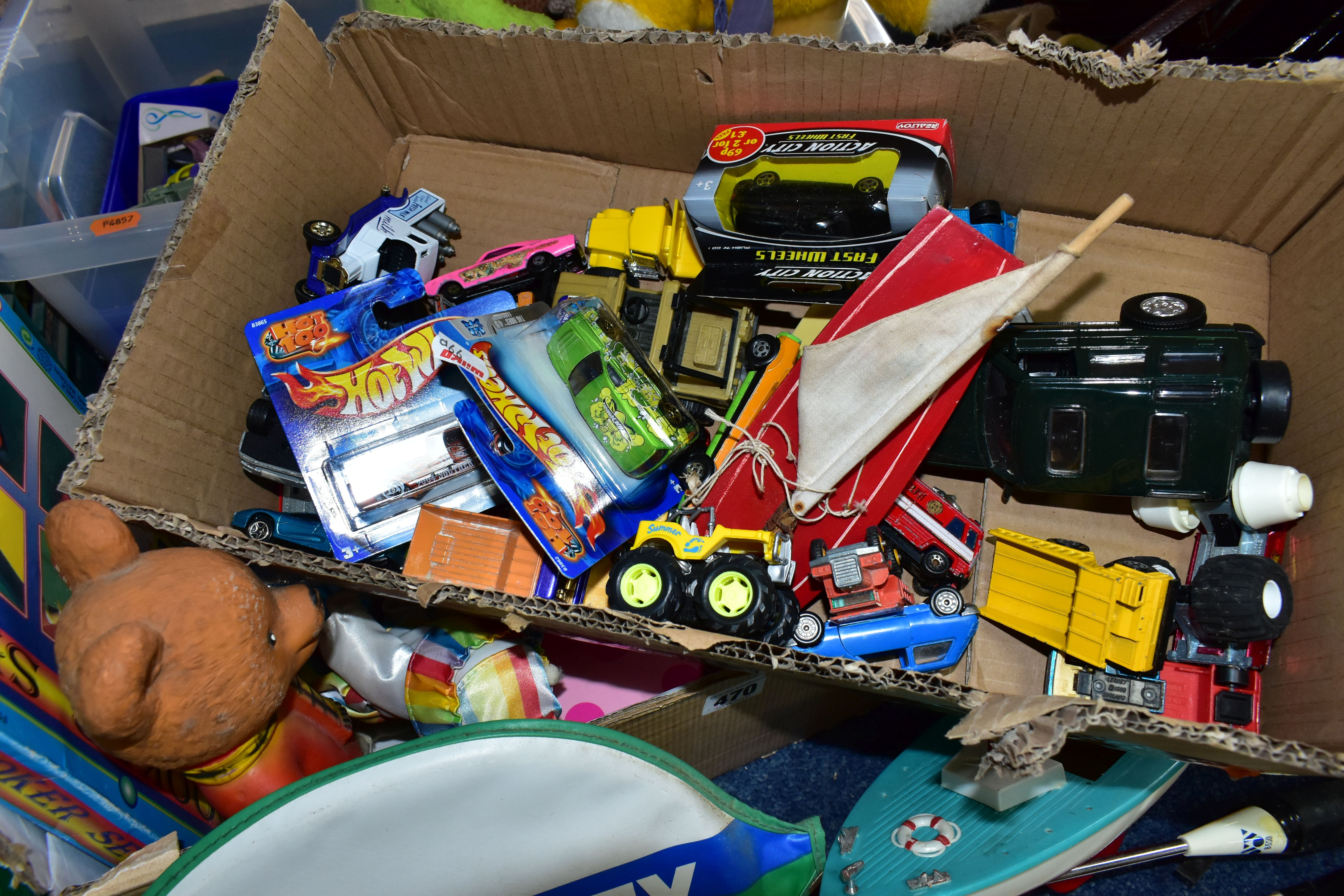 A QUANTITY OF VINTAGE TOYS AND GAMES ETC, to include Lego and Stickle Brick pieces, diecast - Bild 6 aus 14