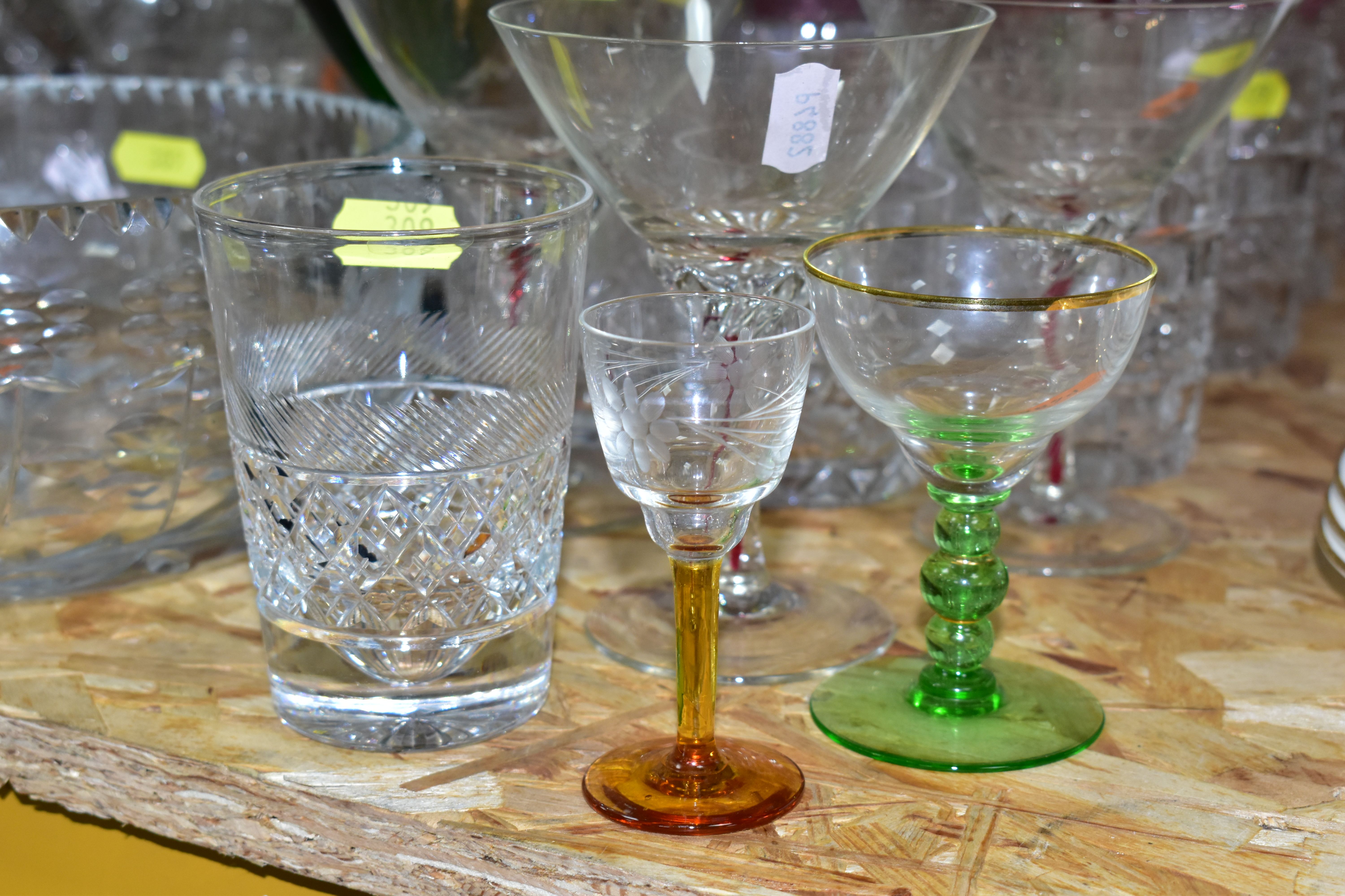 A QUANTITY OF CUT CRYSTAL AND OTHER GLASSWARES, comprising a Royal Doulton cranberry glass bell, - Bild 2 aus 8