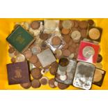 A YELLOW PLASTIC TUB CONTAINING MIXED COINS AND COMMEMORATIVES, to include two Festival of Britain